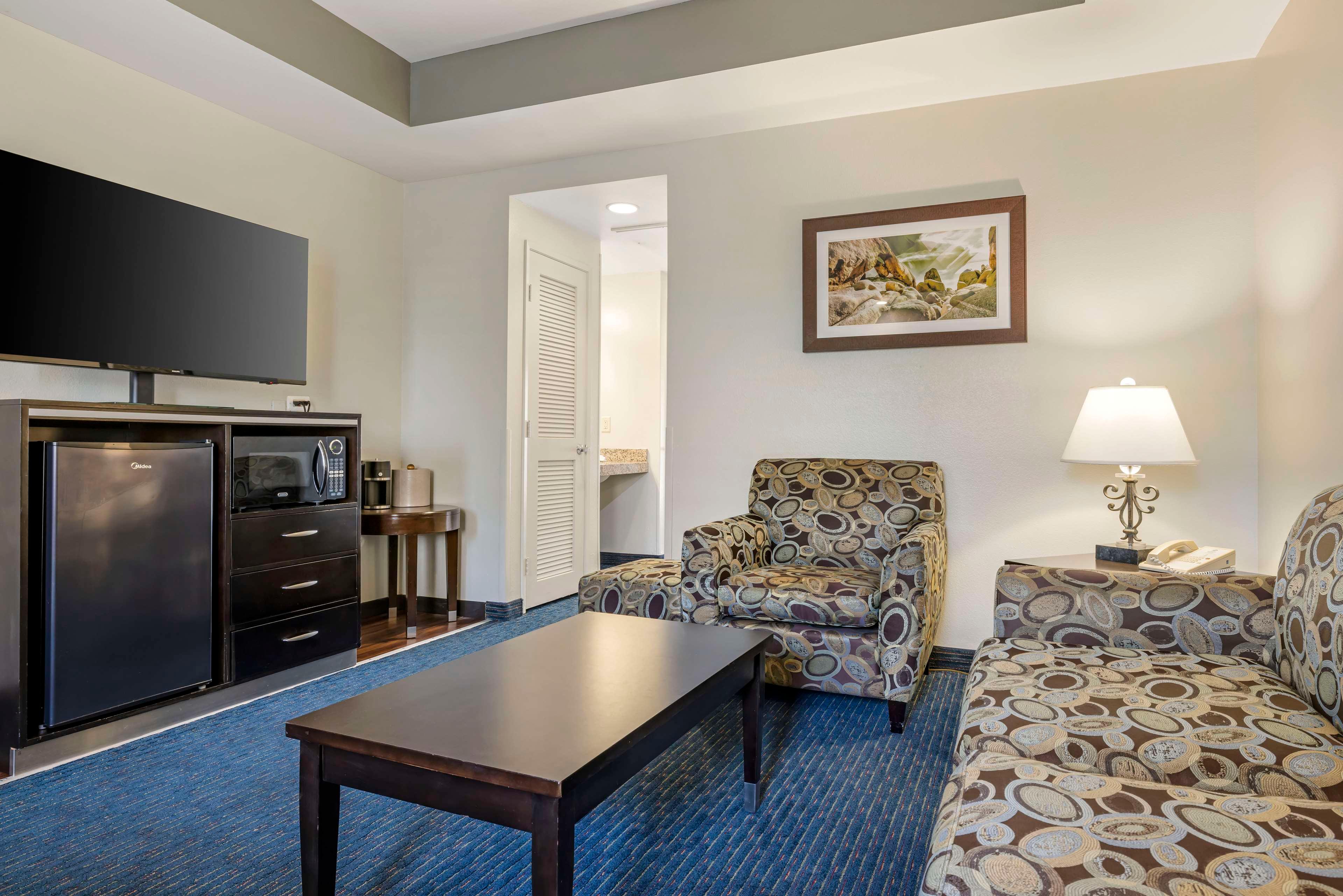 Suite Two Double Beds Non Smoking