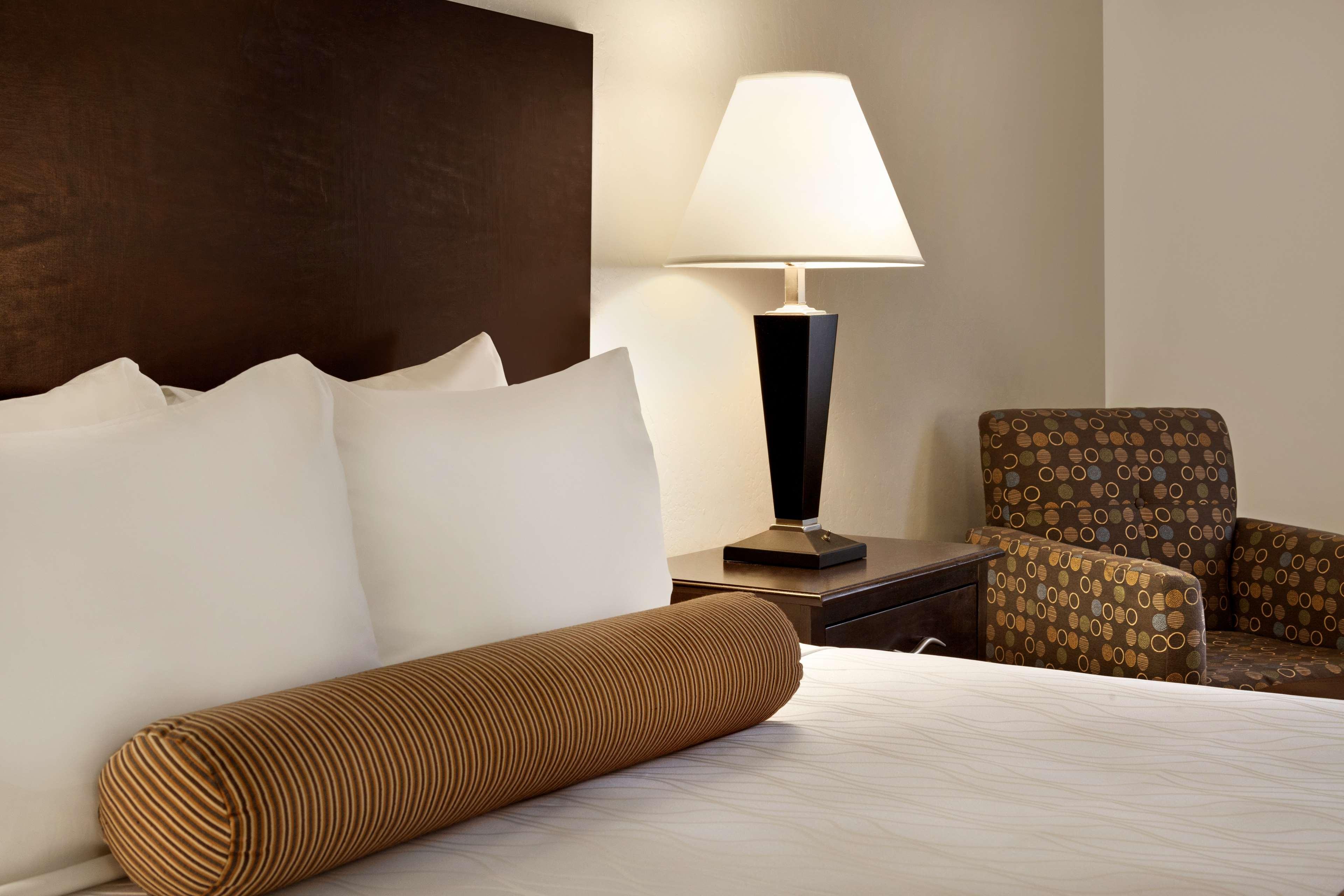 Room King Bed Non Smoking