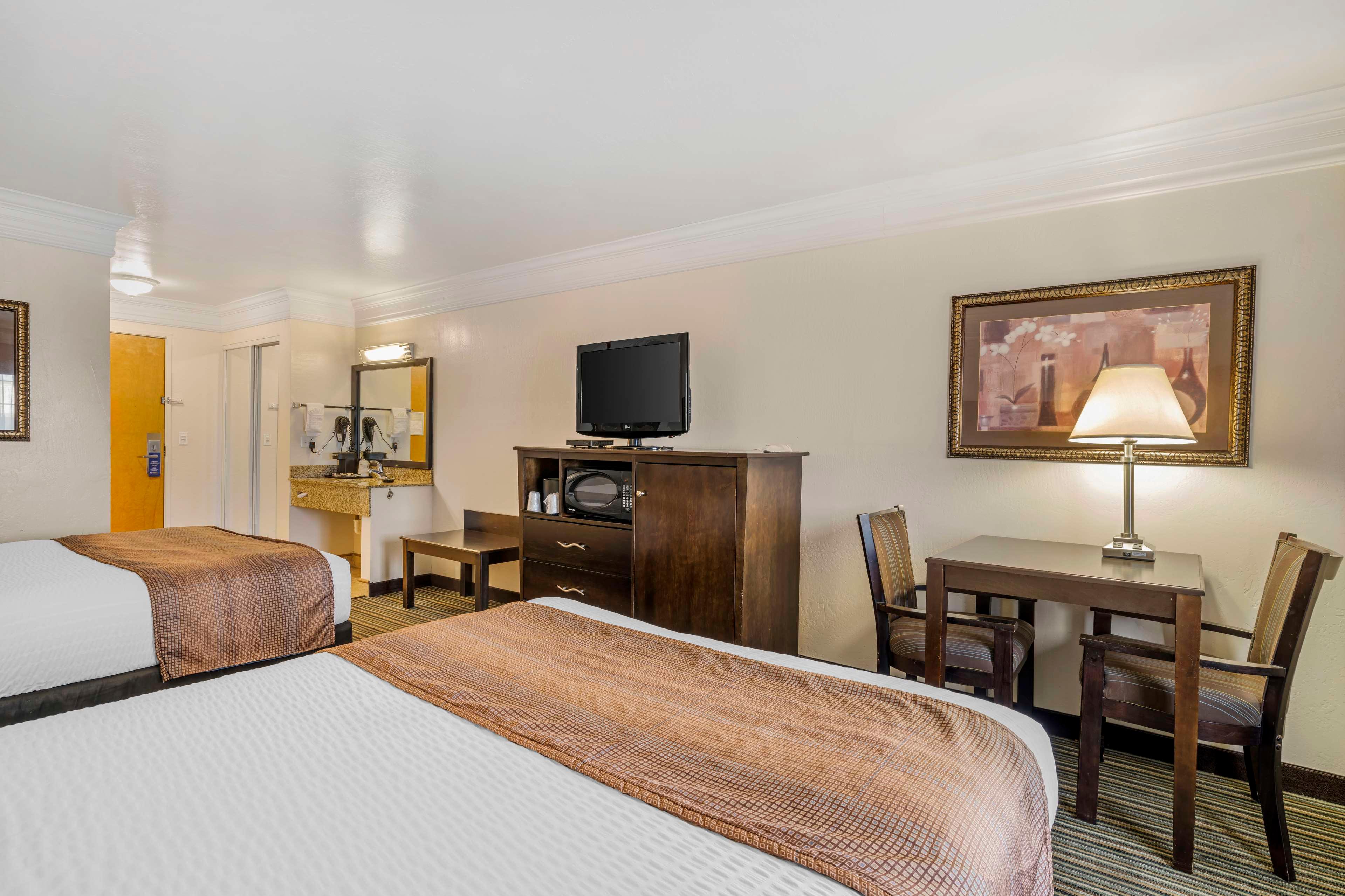 Room Two Queen Beds Non Smoking