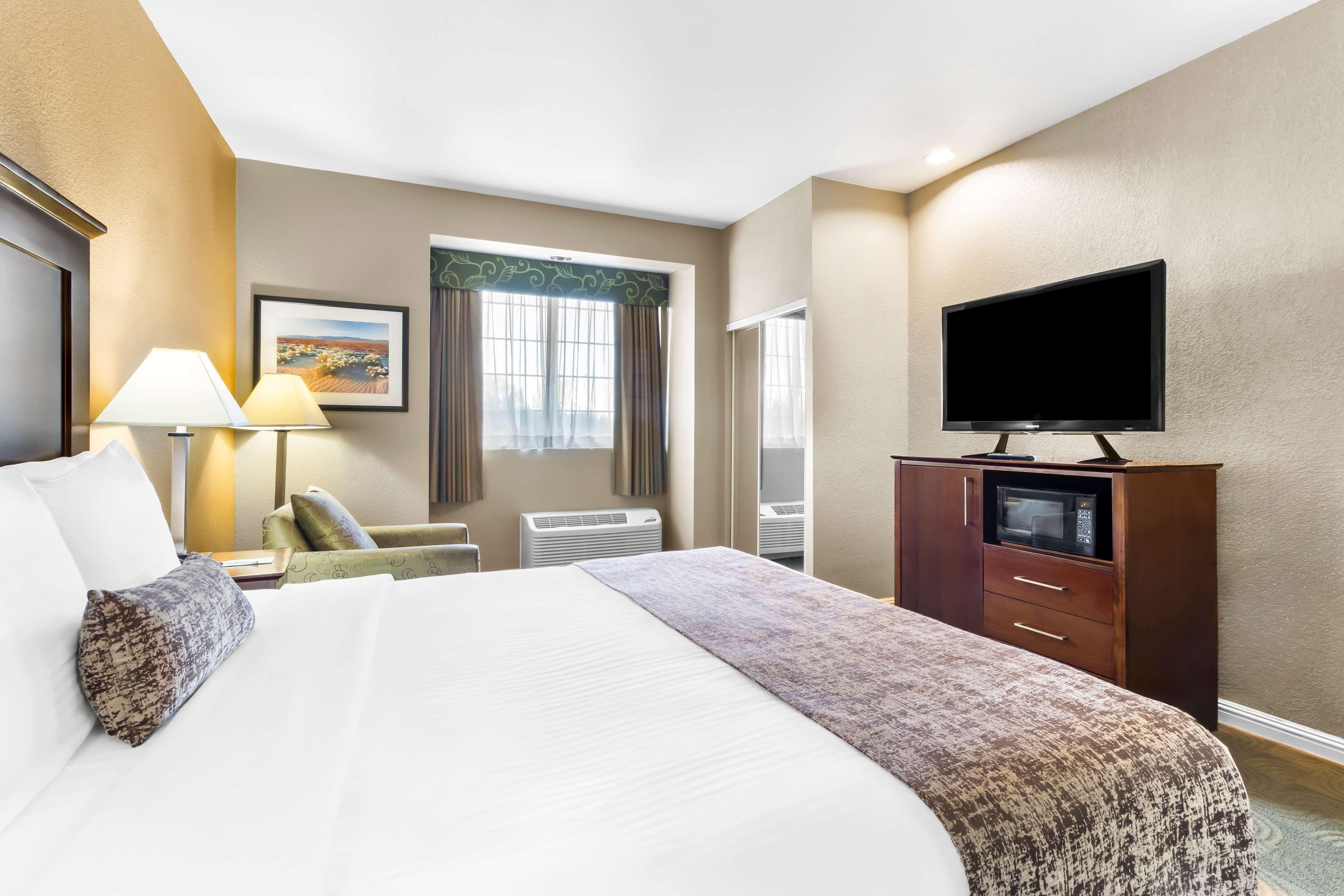 Room King Bed Non Smoking