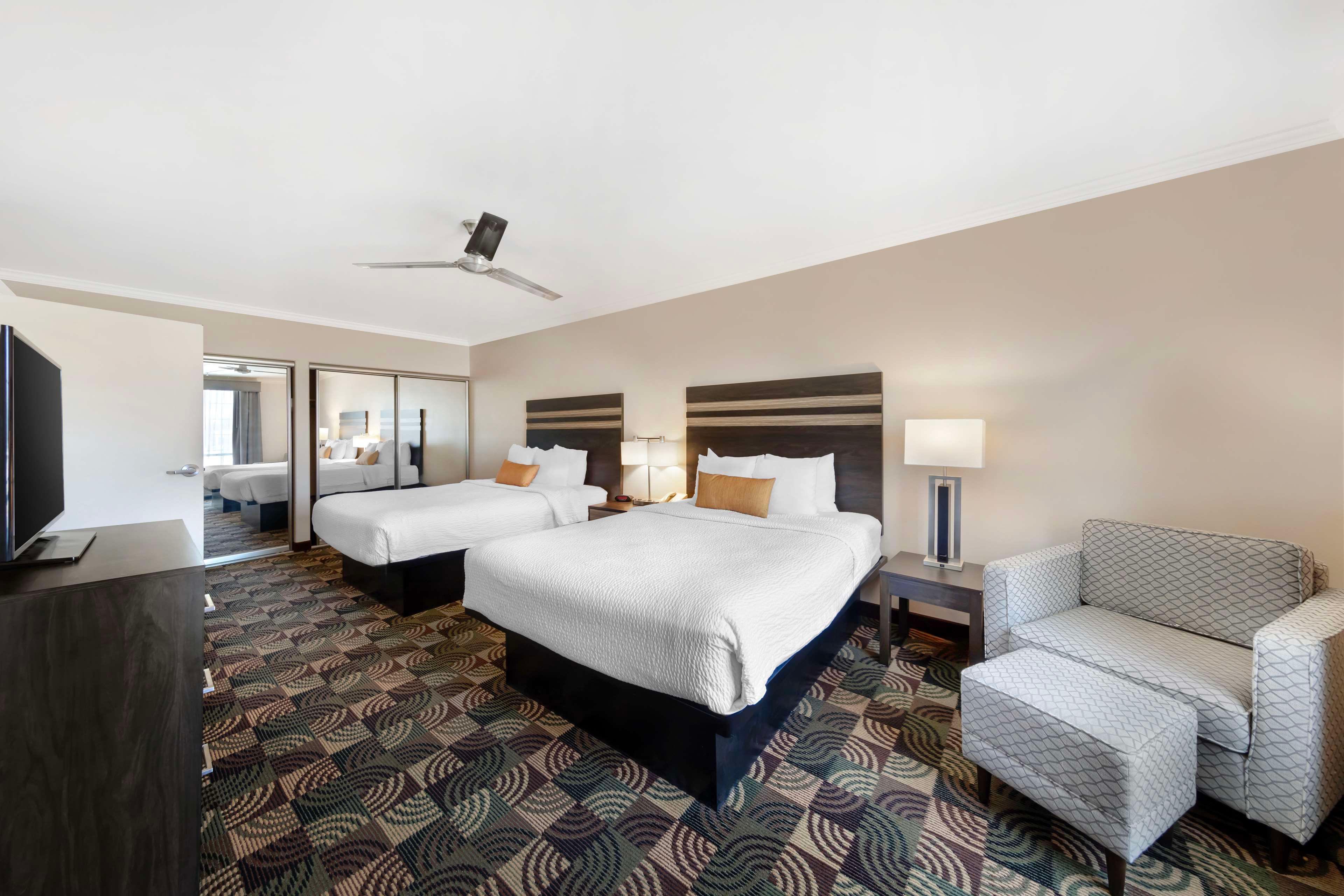 Suite Two Queen Beds