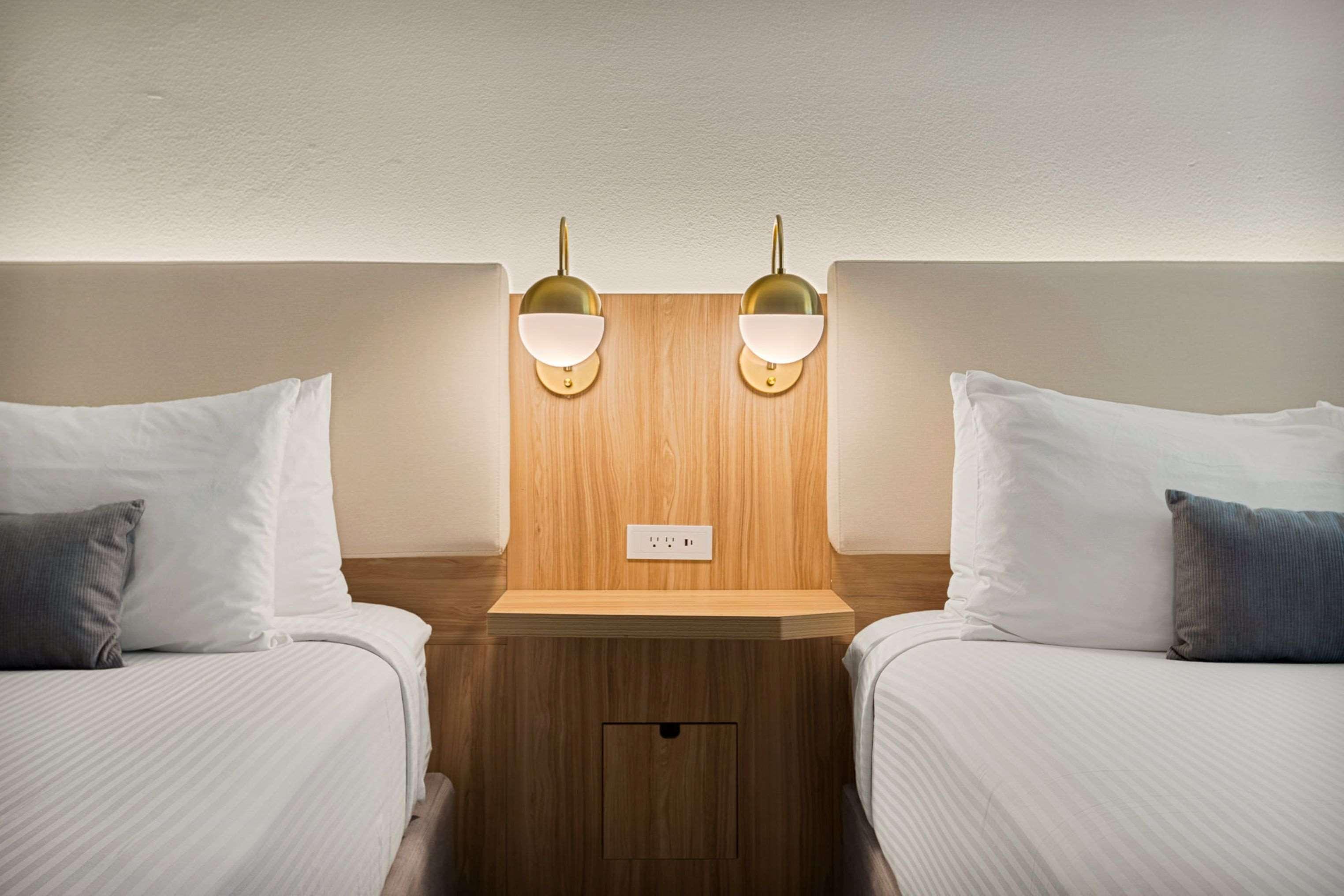 Quadruple Two Queen Beds Non Smoking