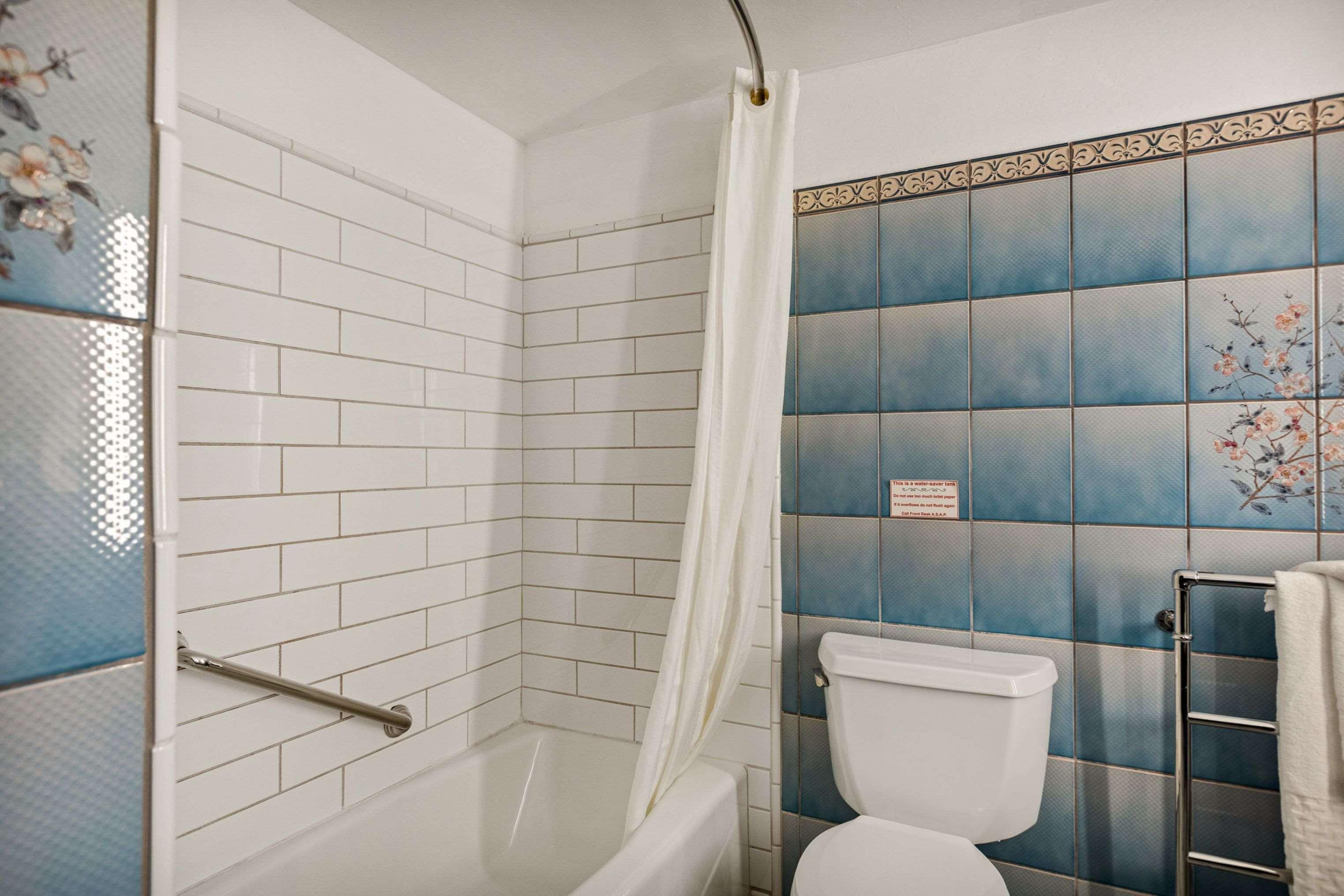 Quadruple Two Queen Beds Non Smoking