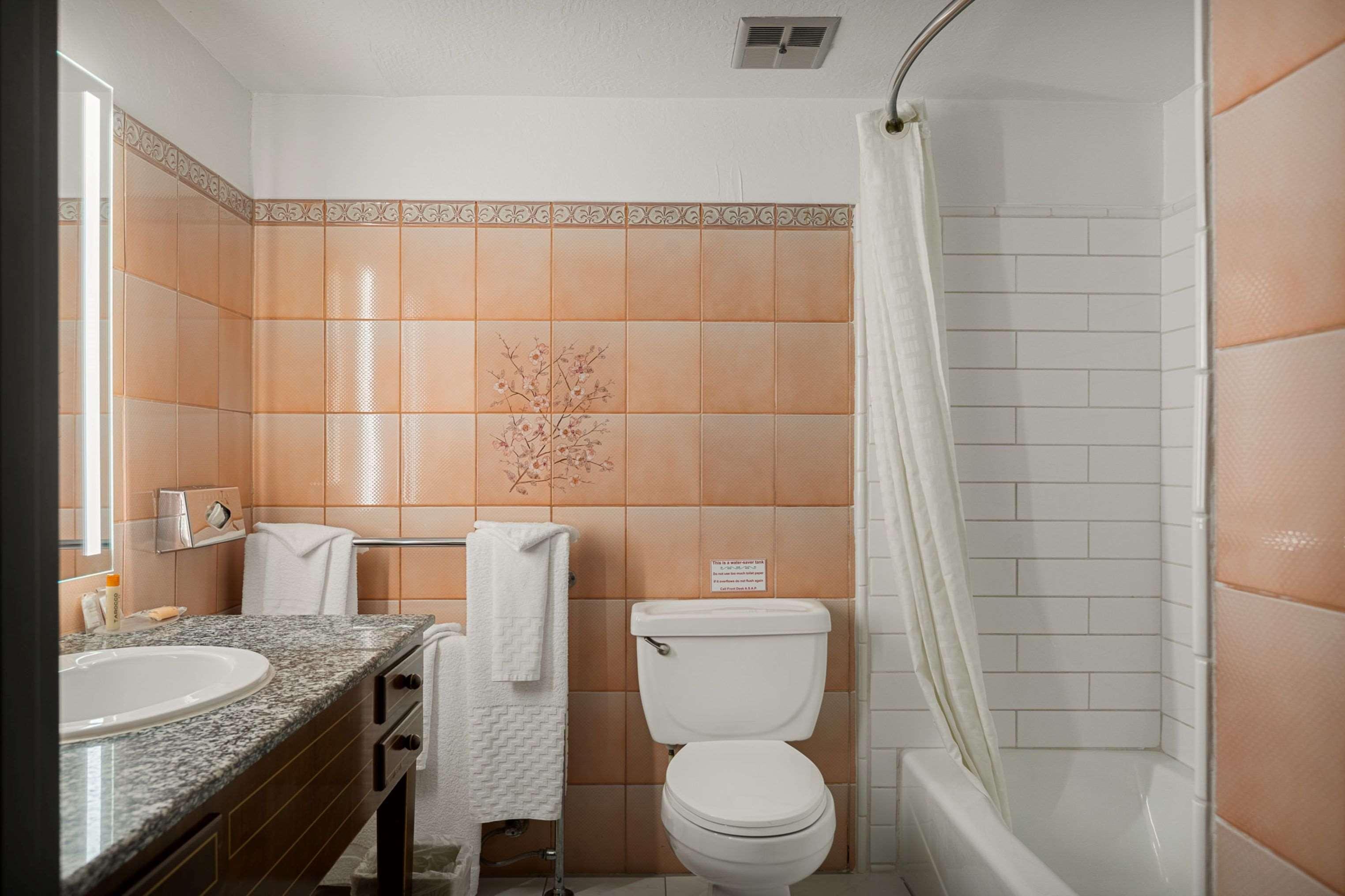 Double King Bed Non Smoking