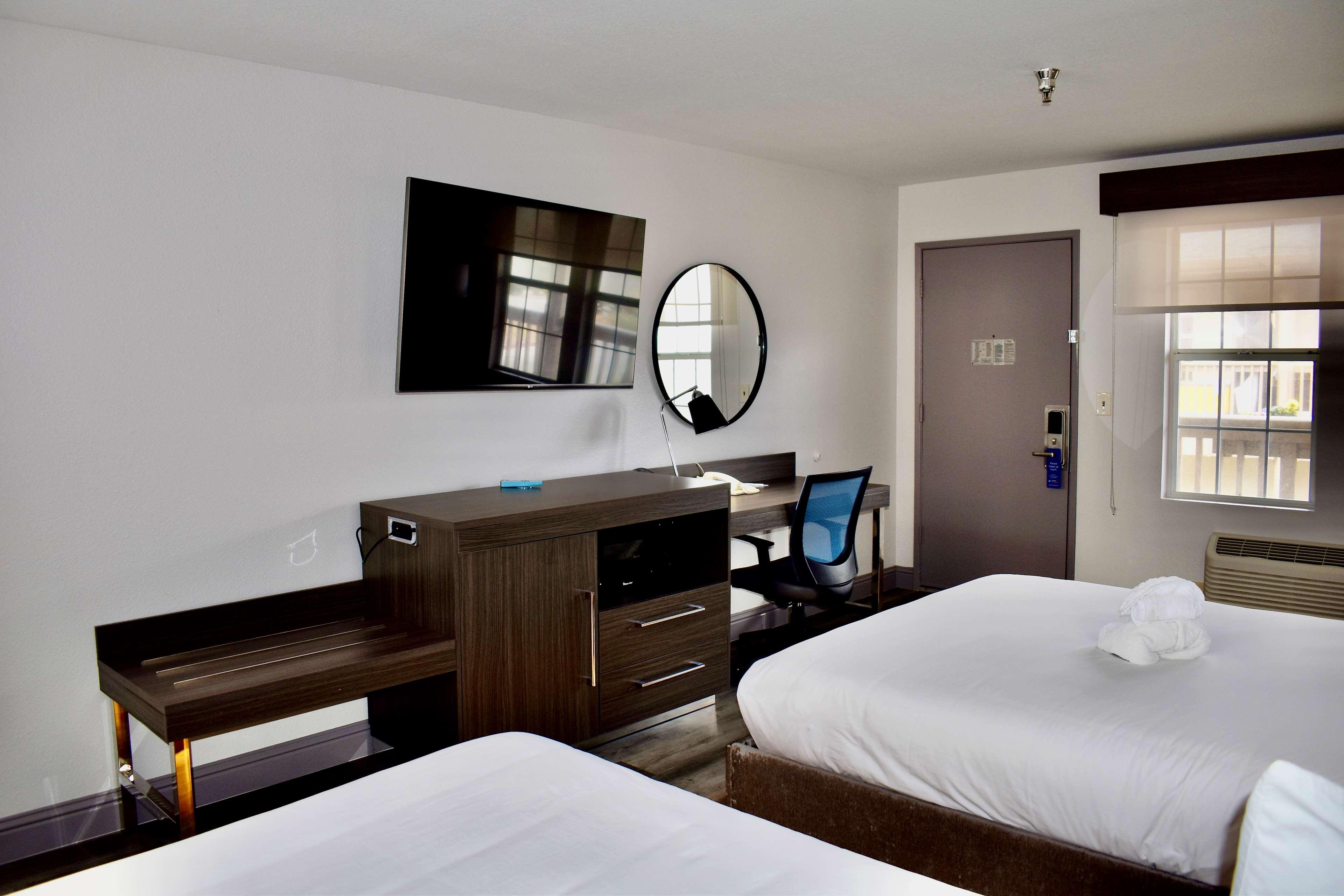 Room Two Double Beds