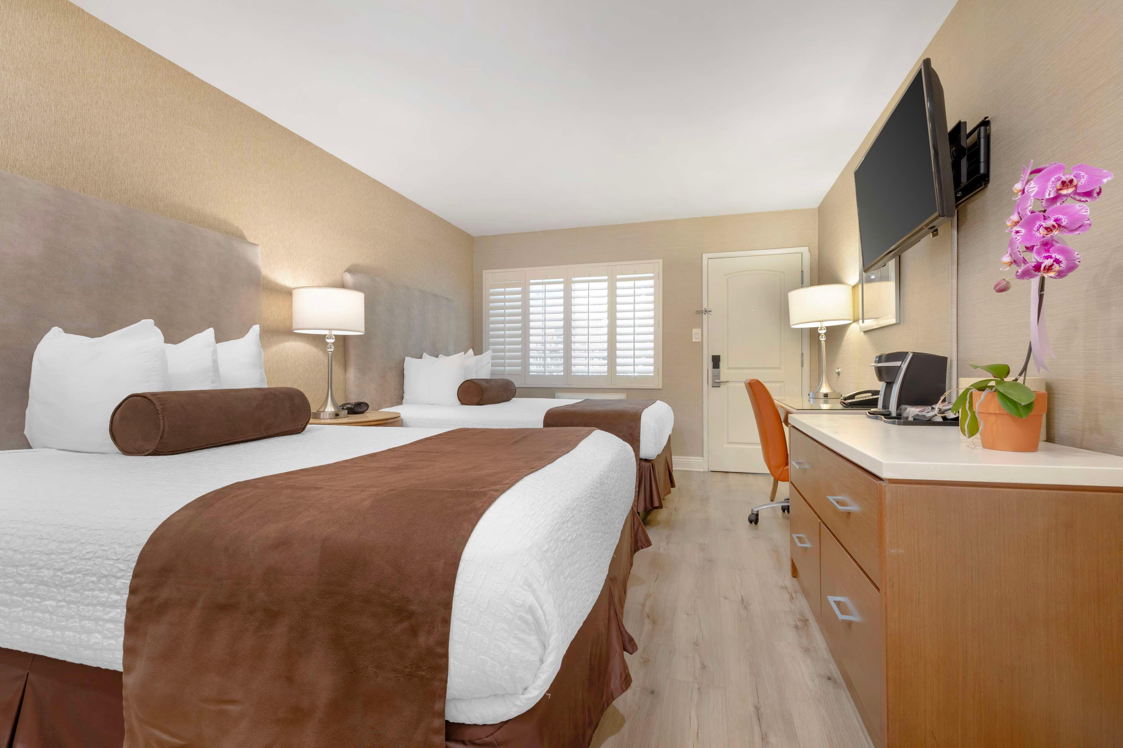 Room Two Double Beds Non Smoking