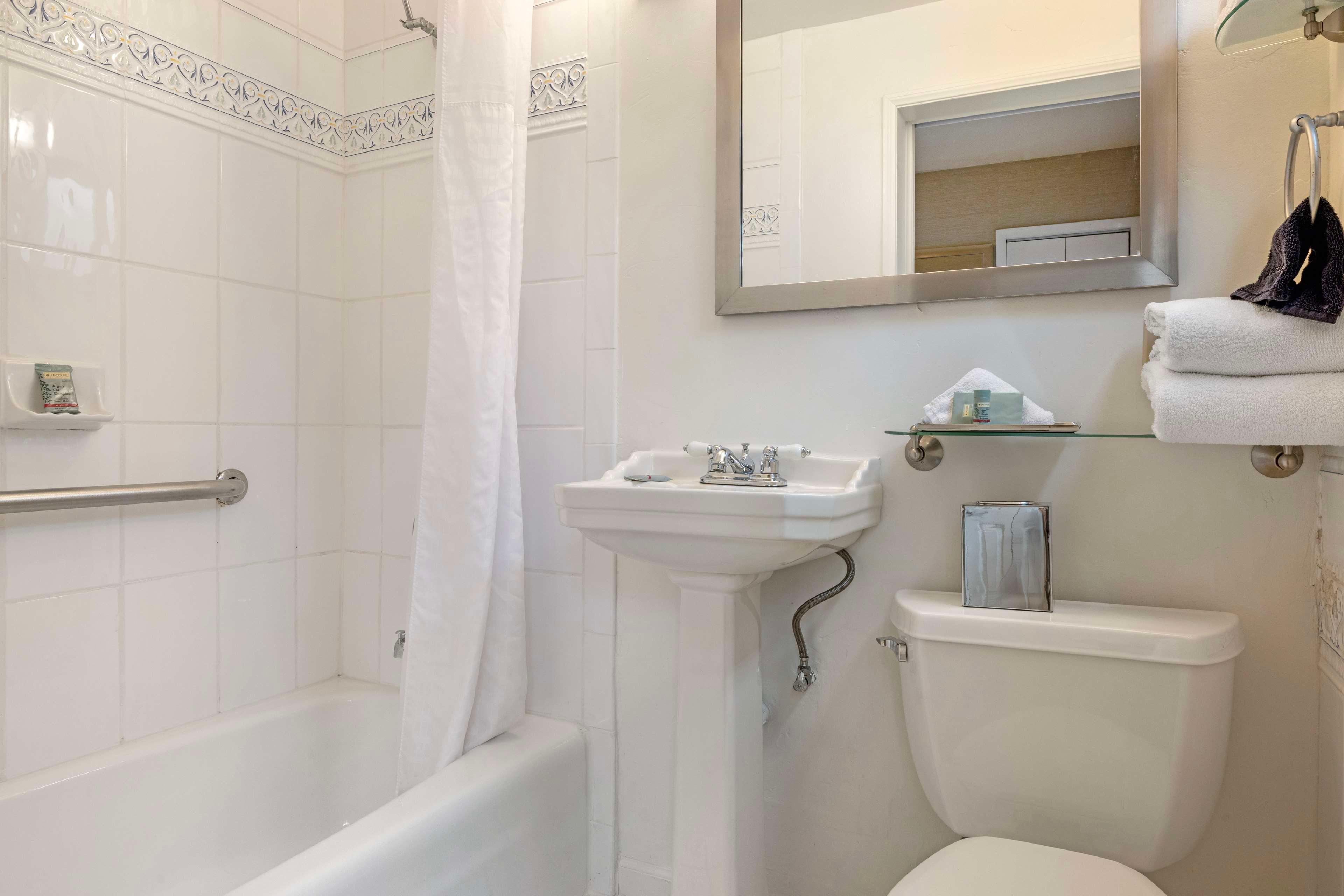 Room Queen Bed Non Smoking