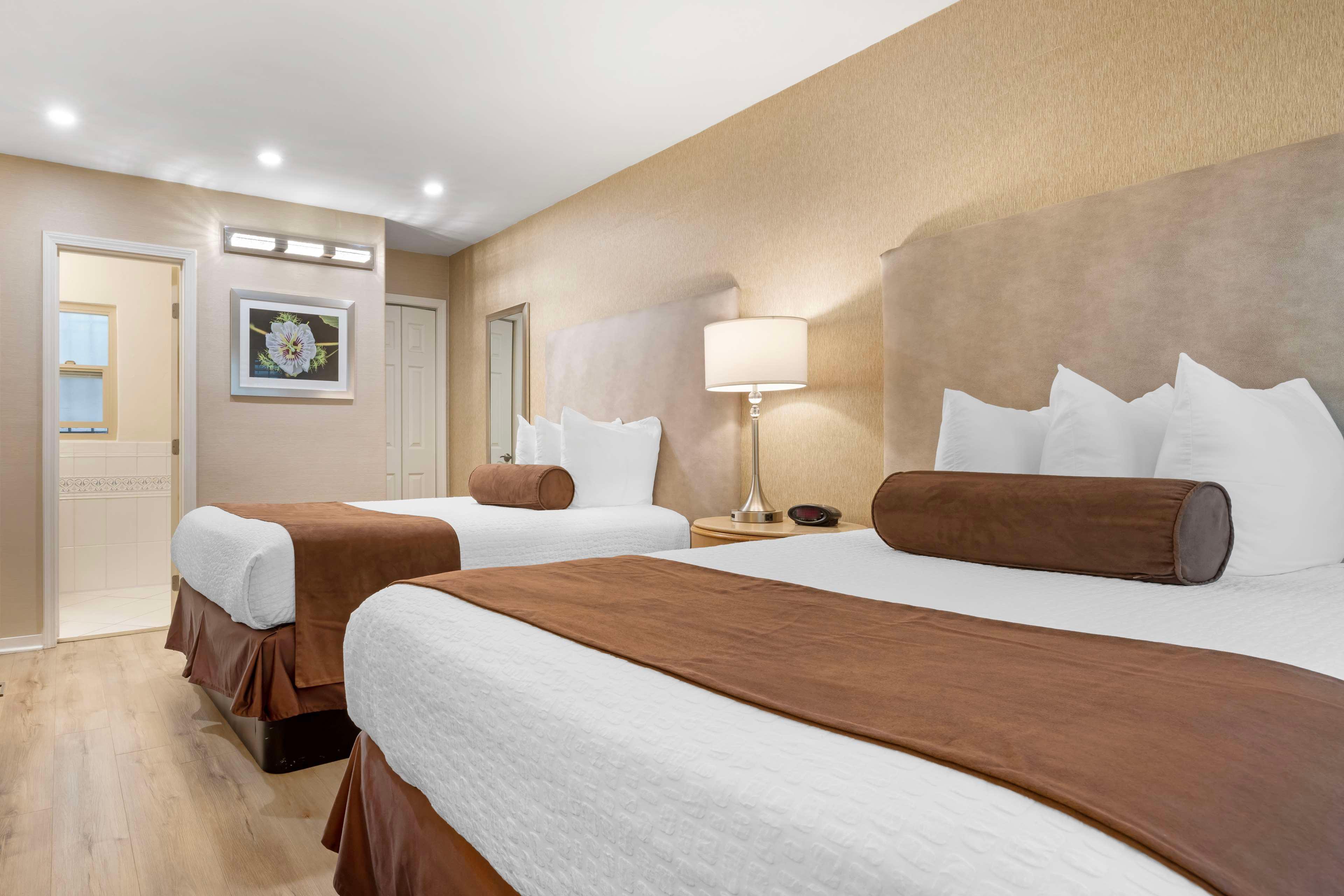 Room Two Double Beds Non Smoking