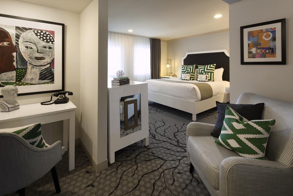 Double Deluxe King Bed