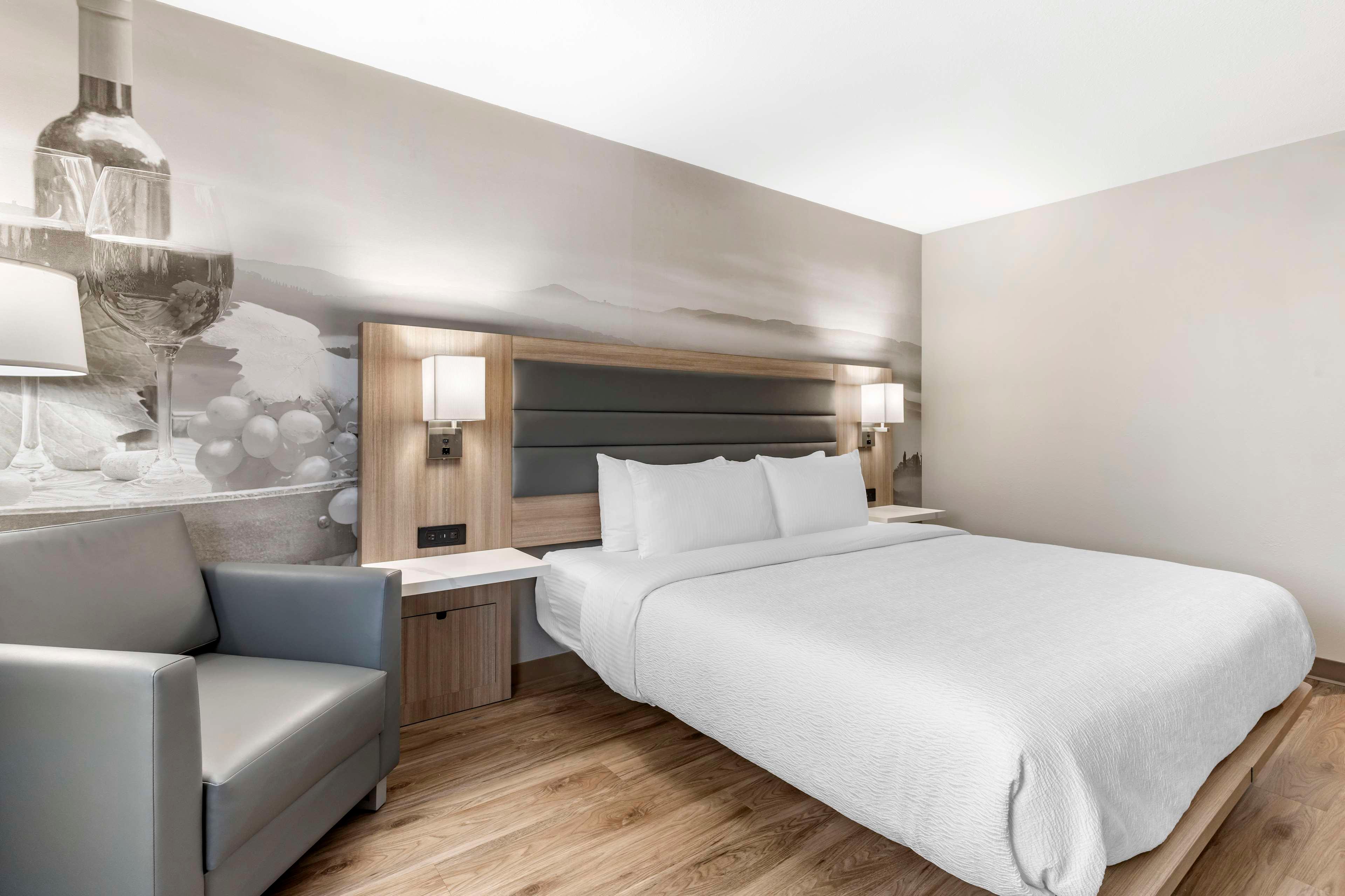 Double Accessible King Size Bed