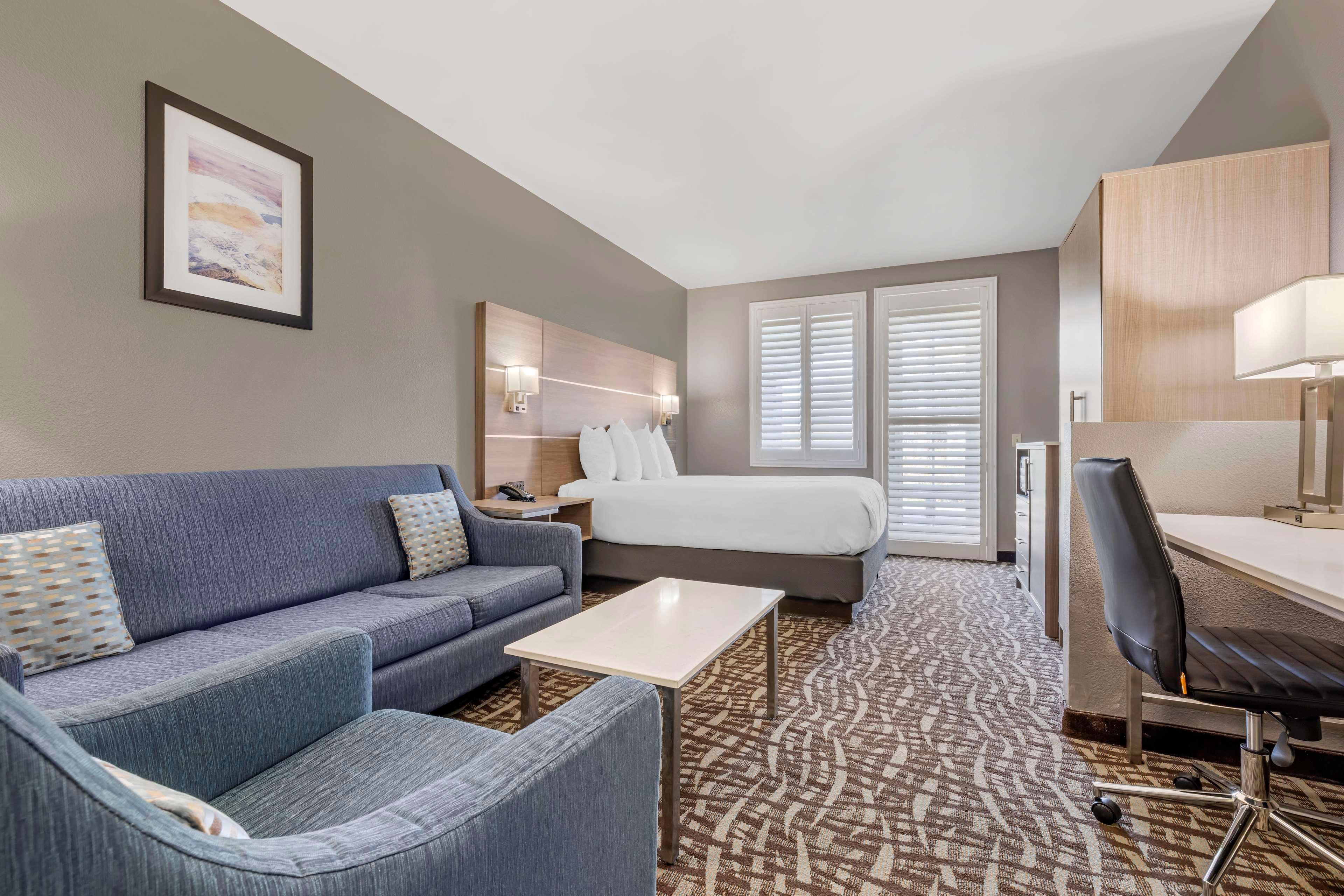 Double Accessible-queen Size Bed