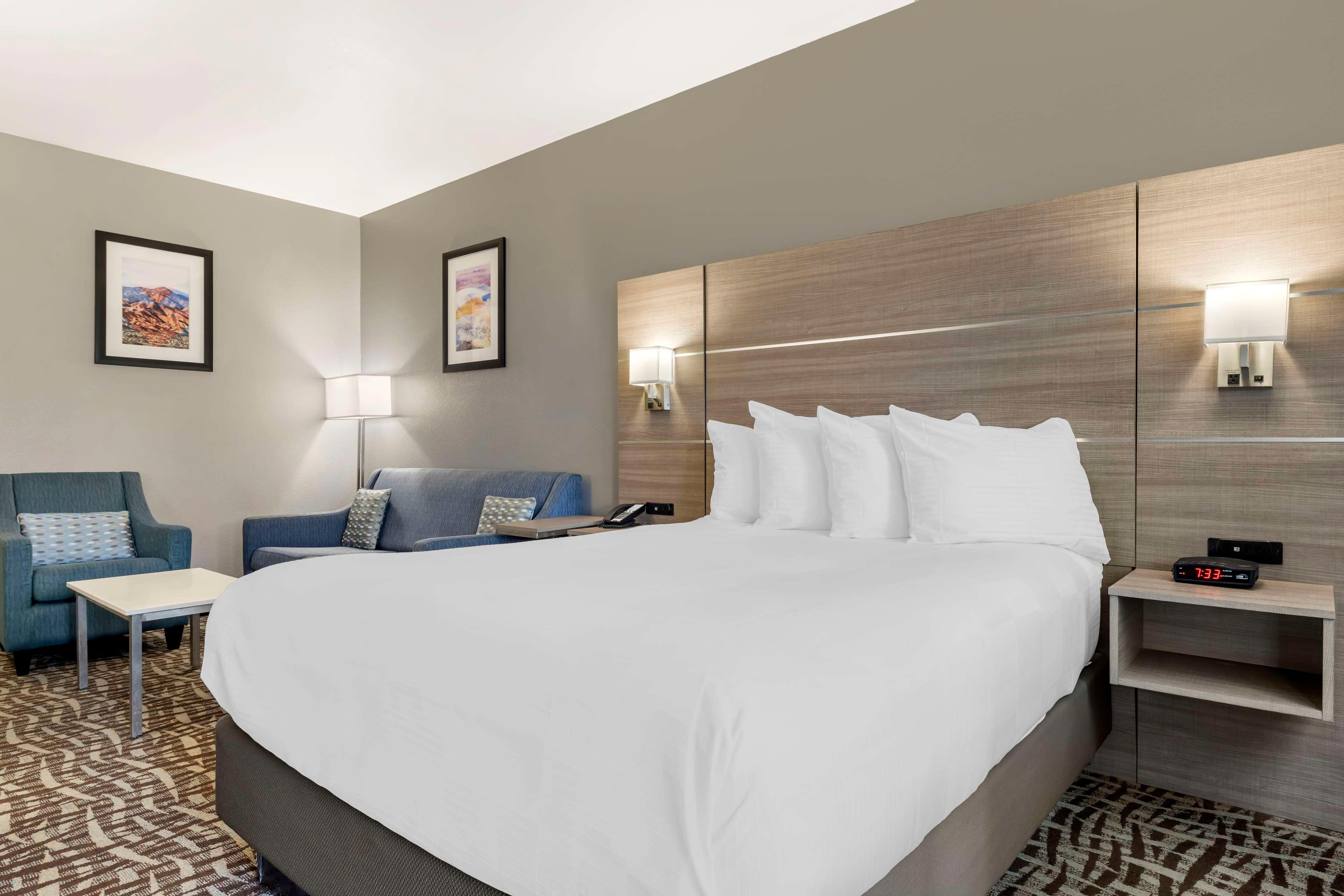 Double Accessible-queen Size Bed