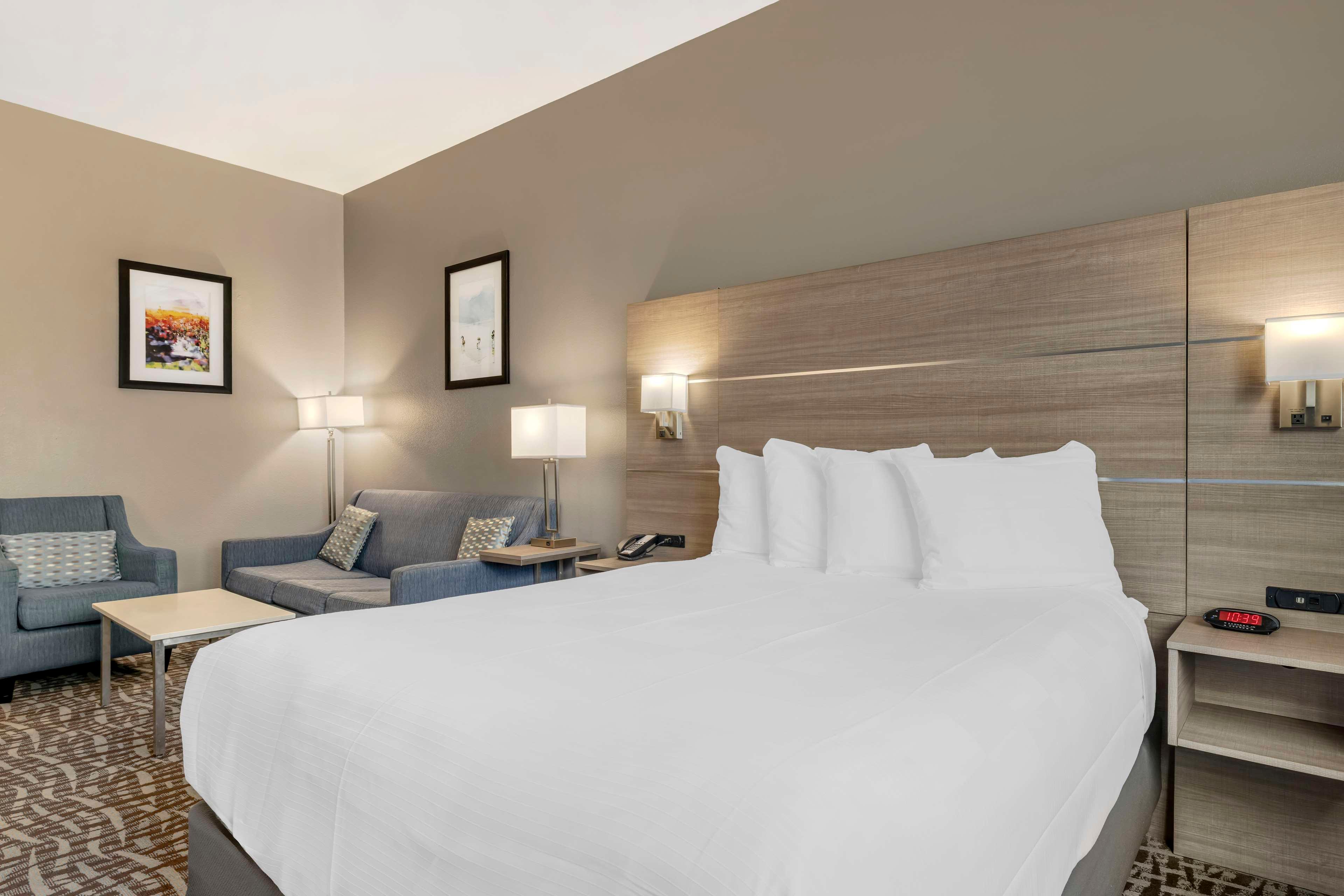 Double Queen Bed Non Smoking