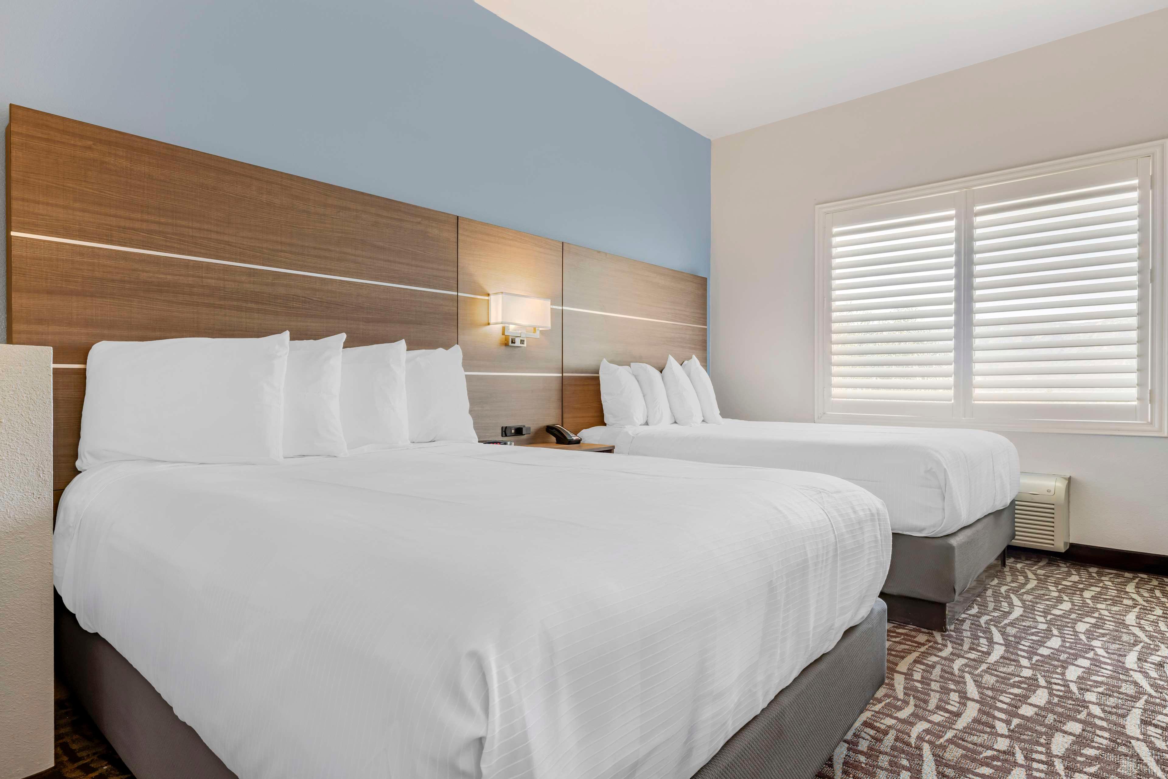 Quadruple Accessible-two Queen Beds