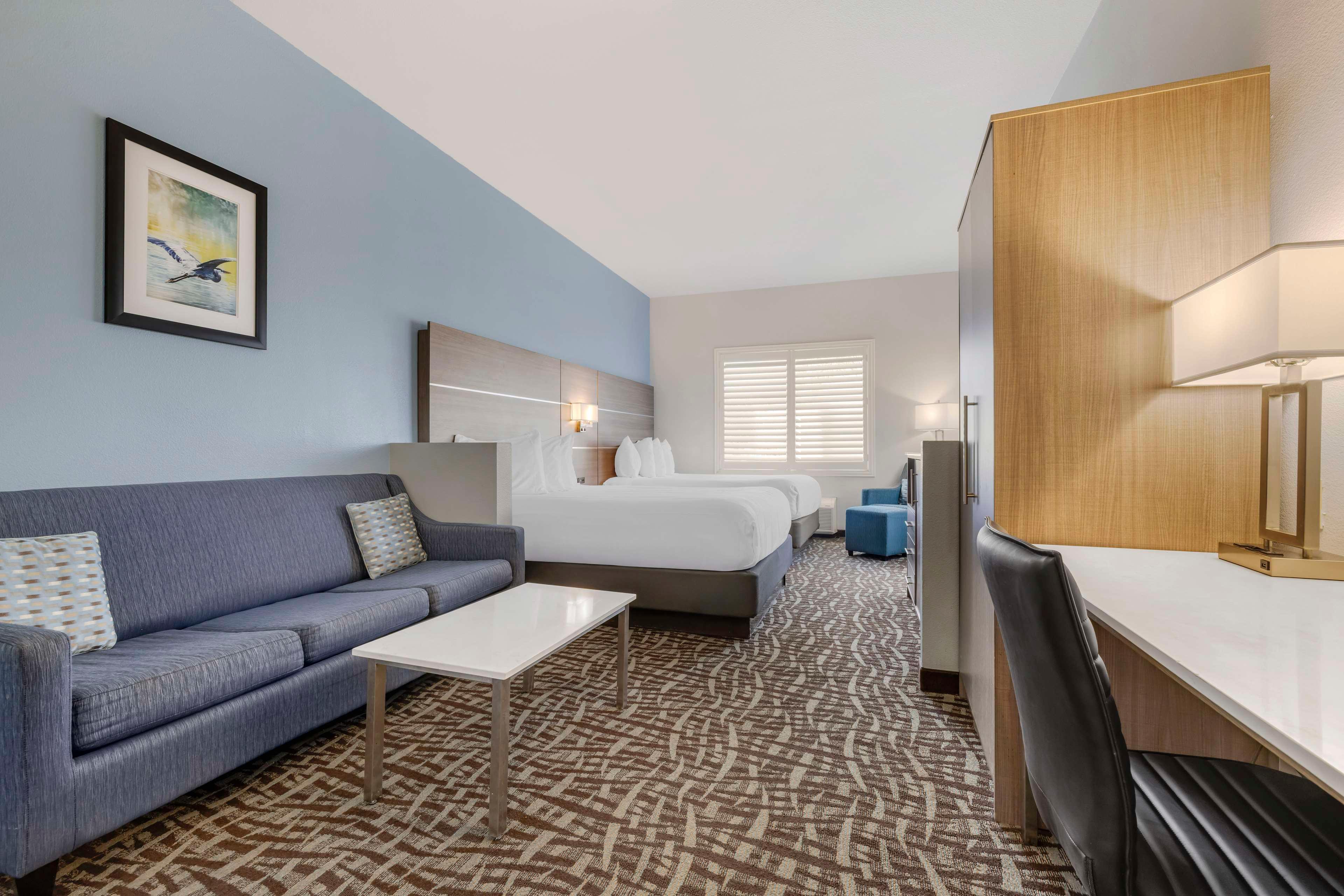 Suite Two Queen Beds Non Smoking