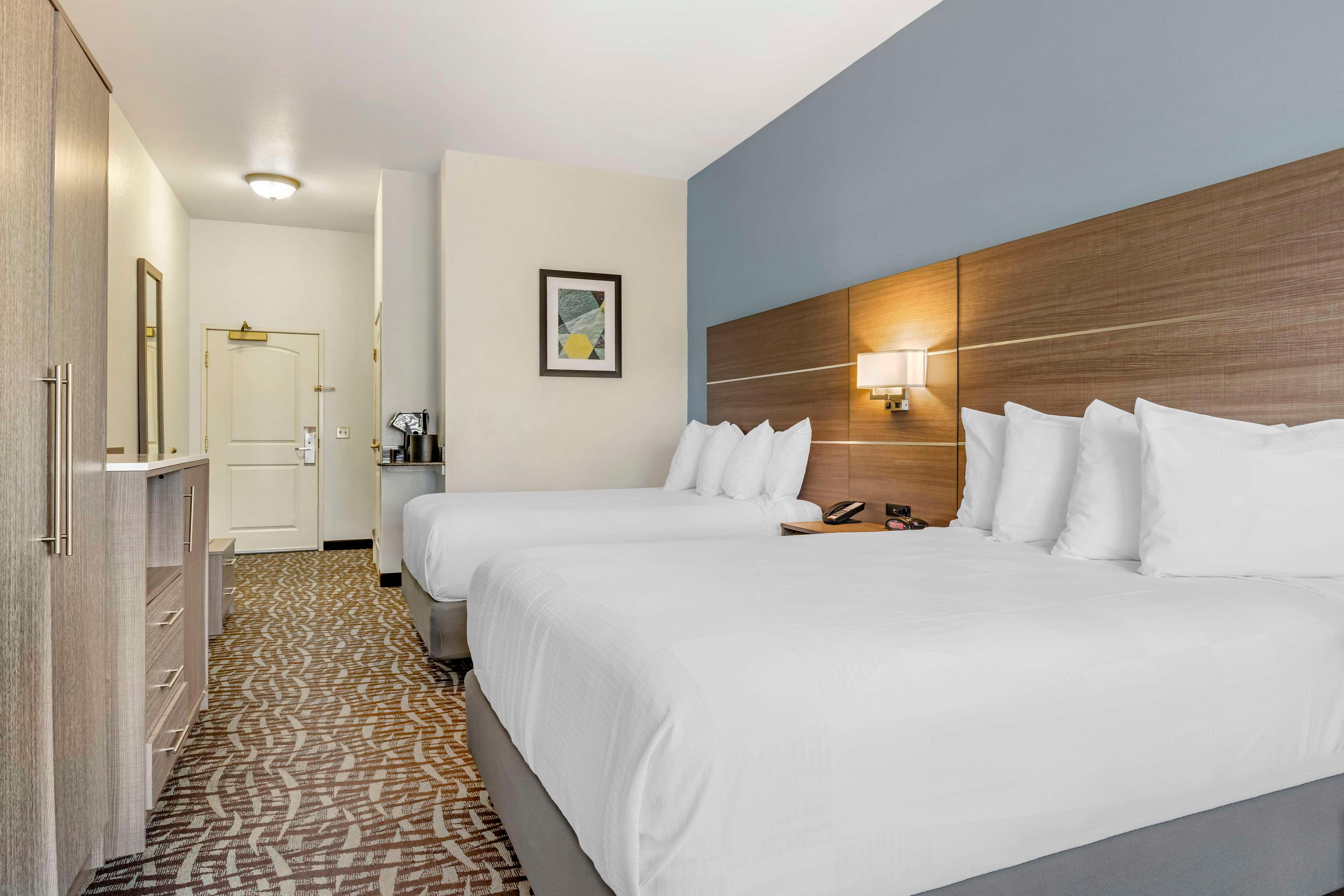 Quadruple Two Queen Beds Non Smoking