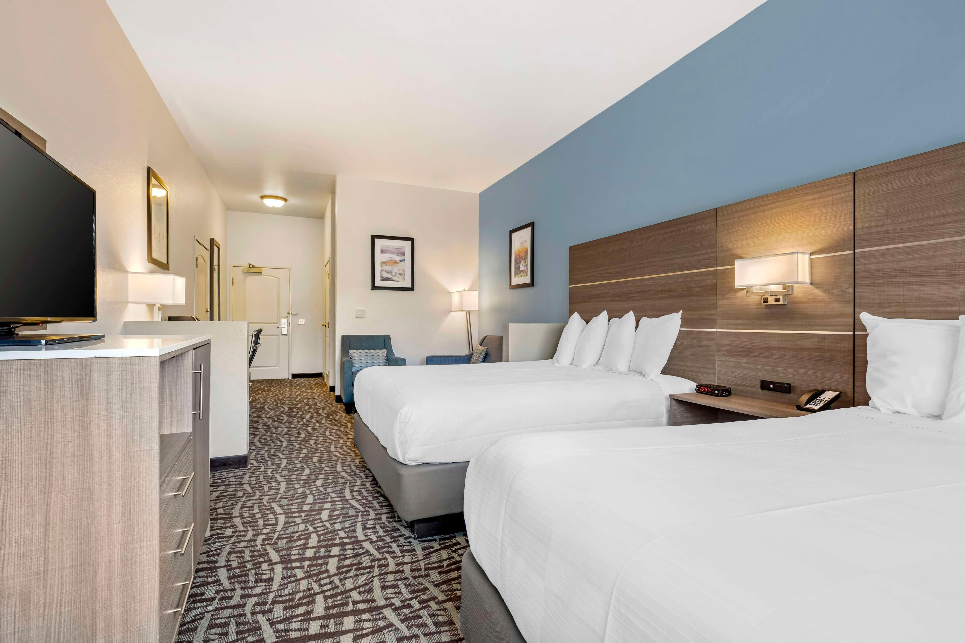 Quadruple Accessible-two Queen Beds