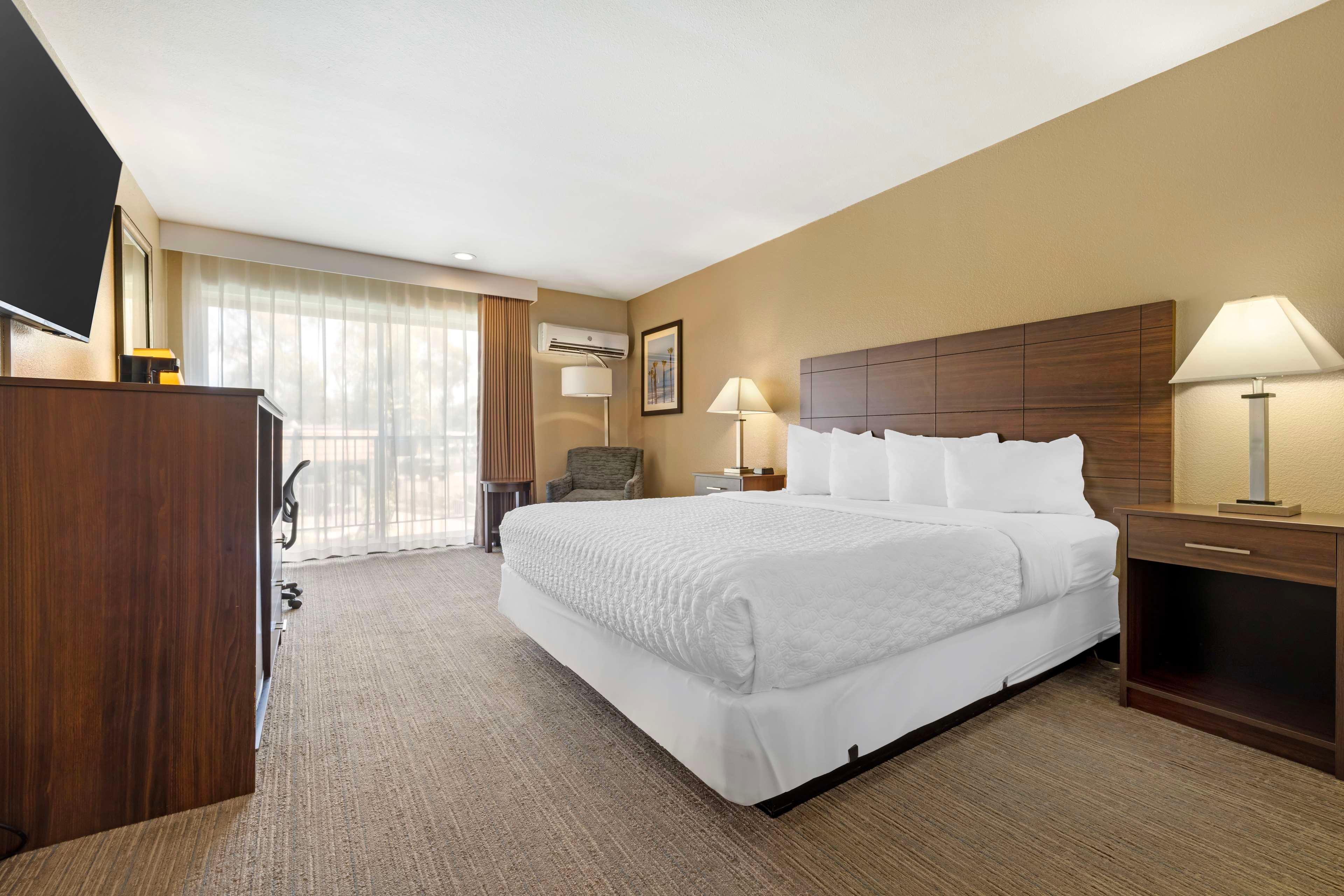 Room King Bed Non Smoking