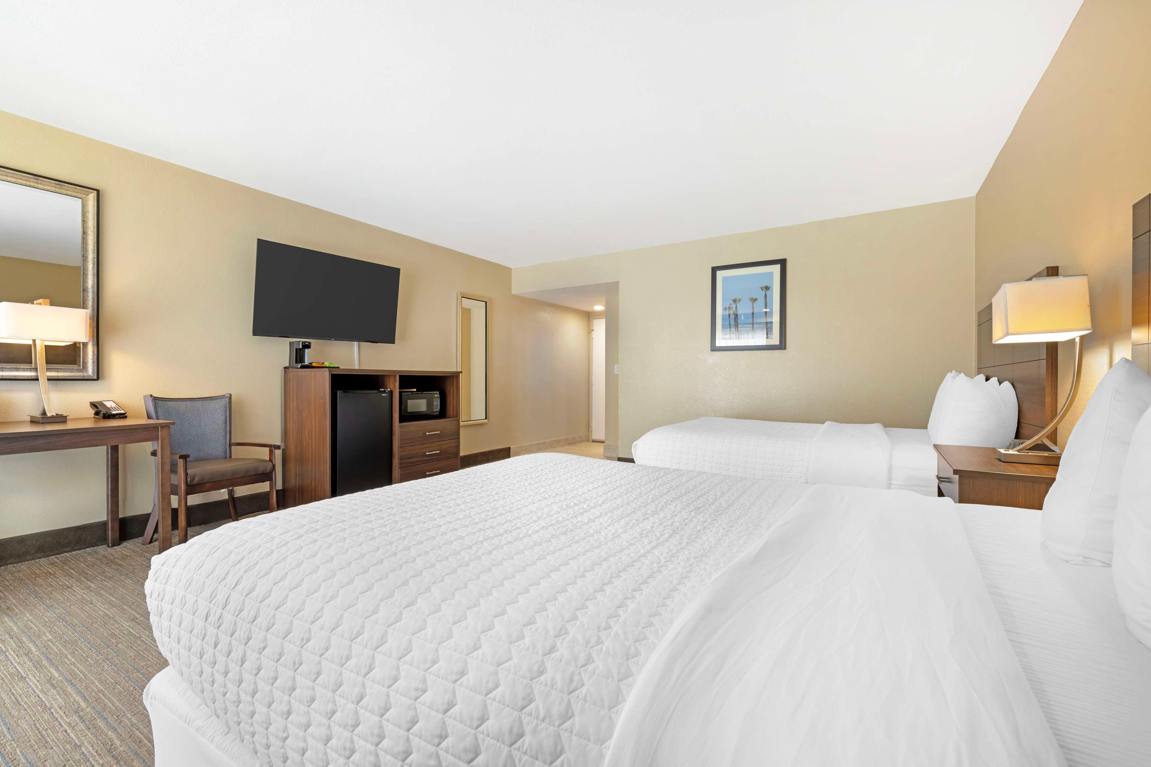 Room Two Double Beds Non Smoking