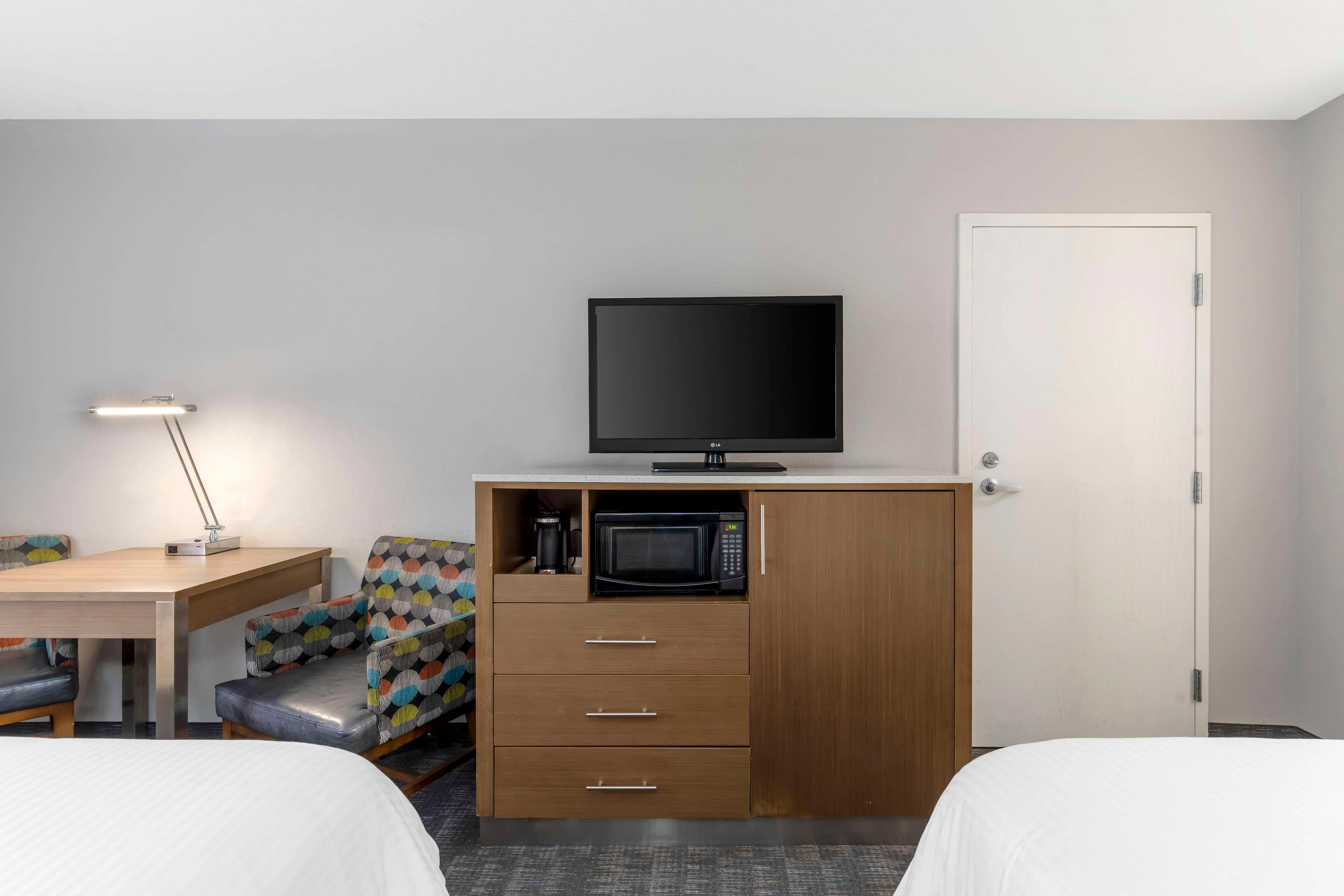 Suite Two Queen Beds