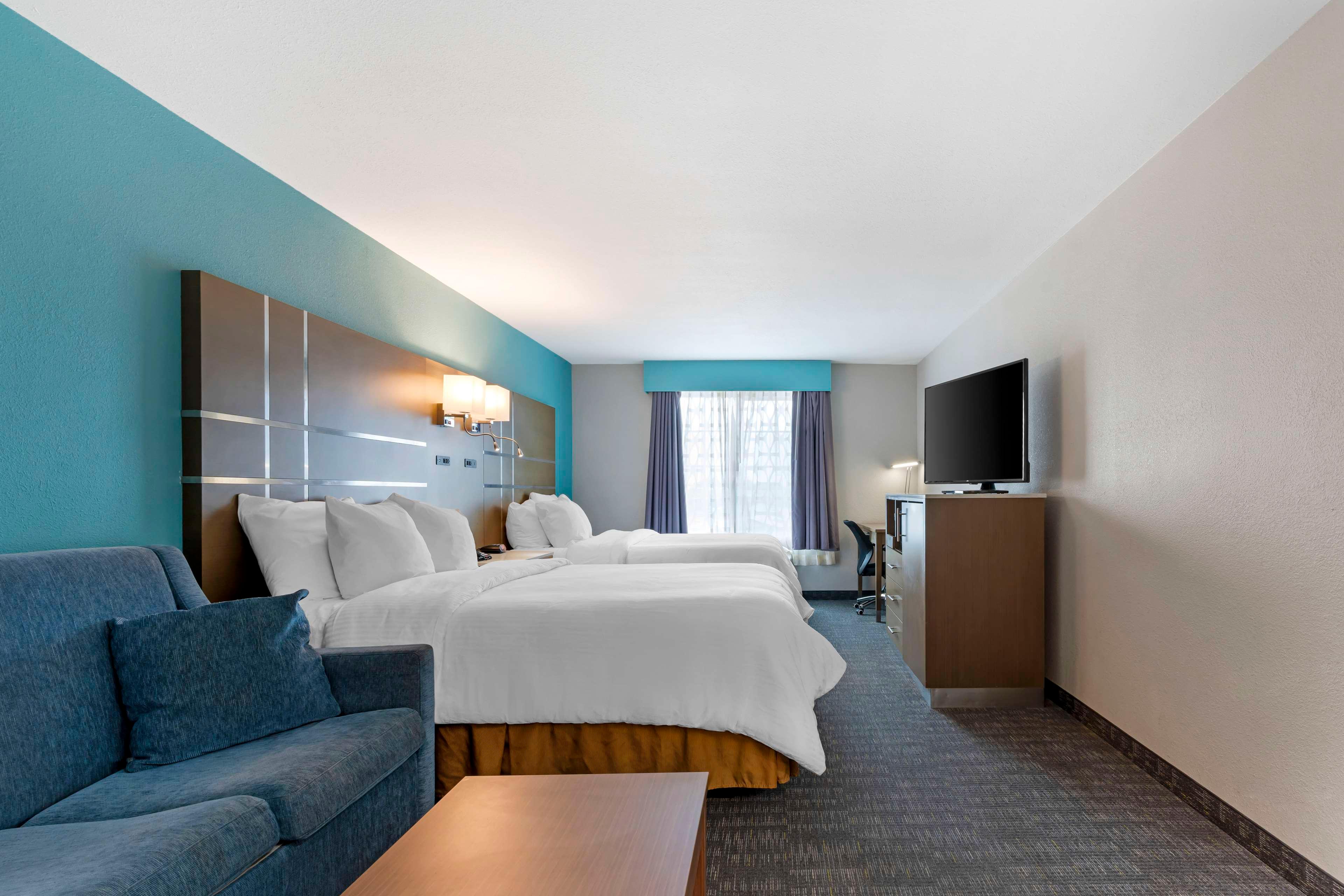 Suite Two Queen Beds