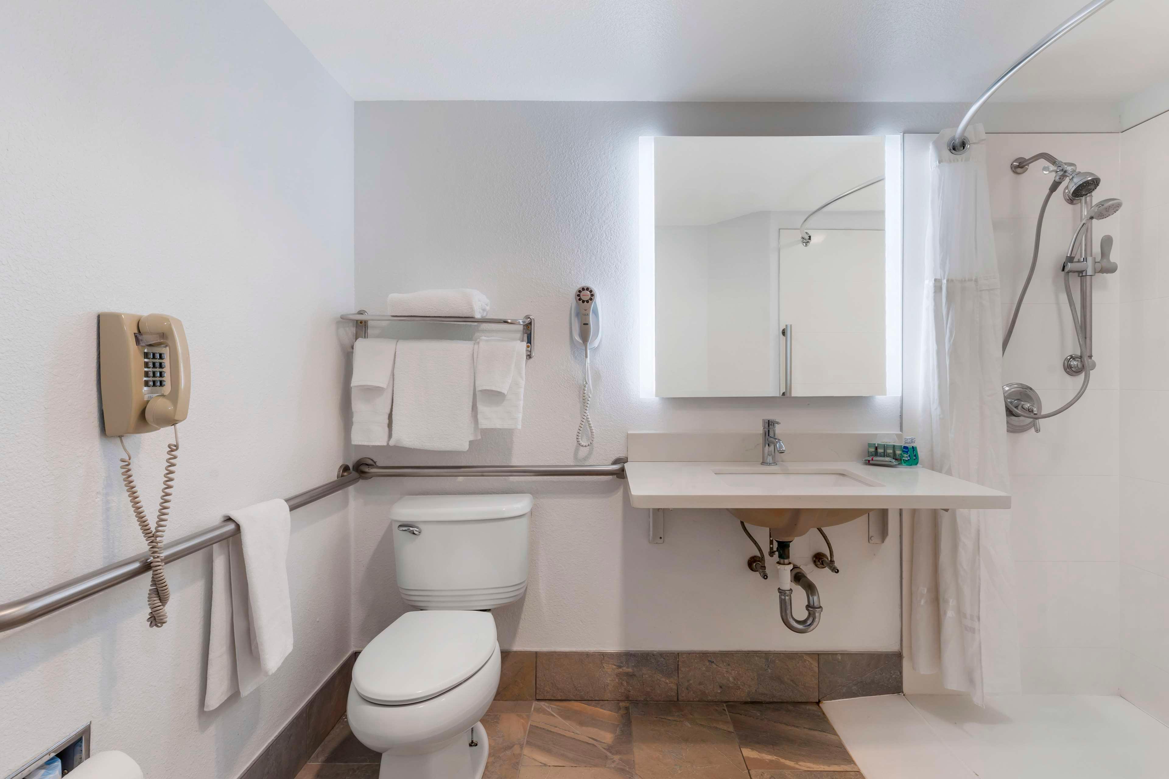 Suite Accessible-two Queen Beds