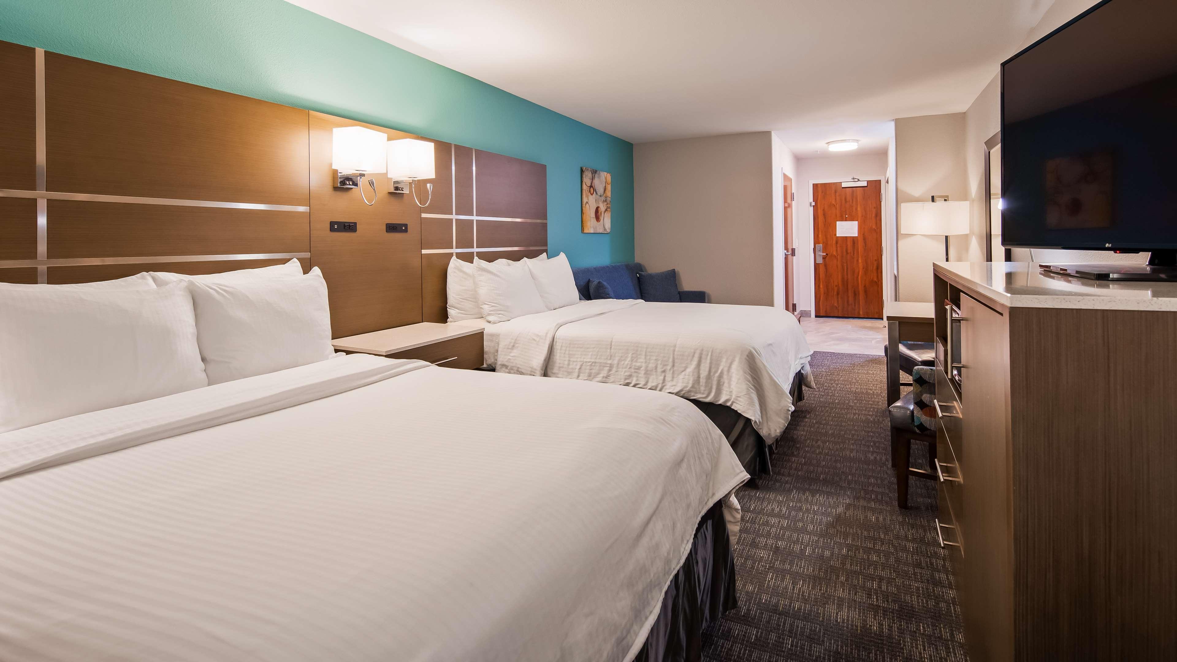 Suite Two Queen Beds