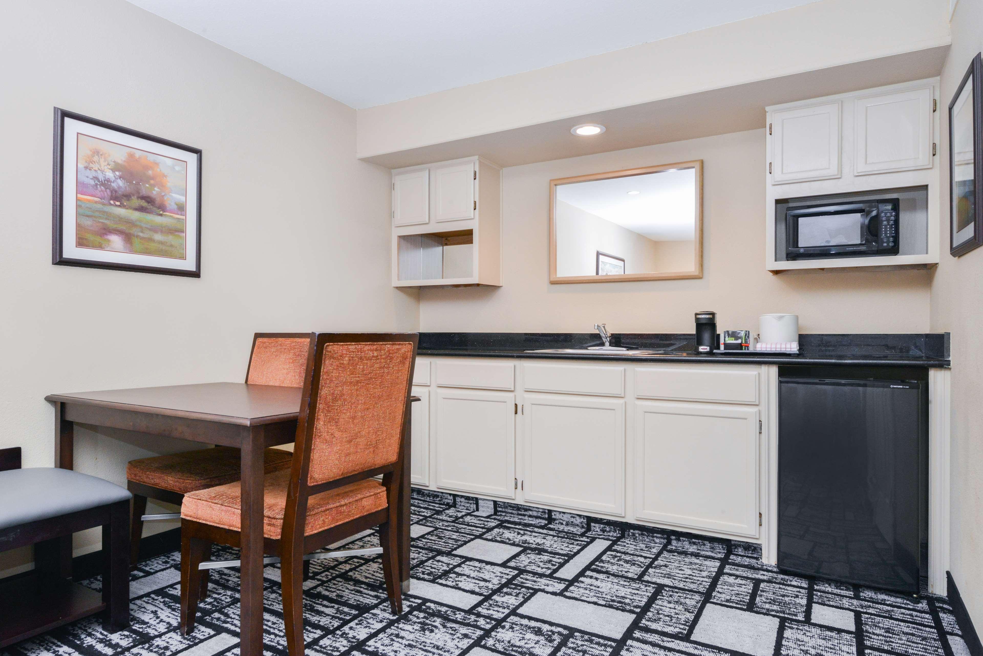 Suite Two Queen Beds