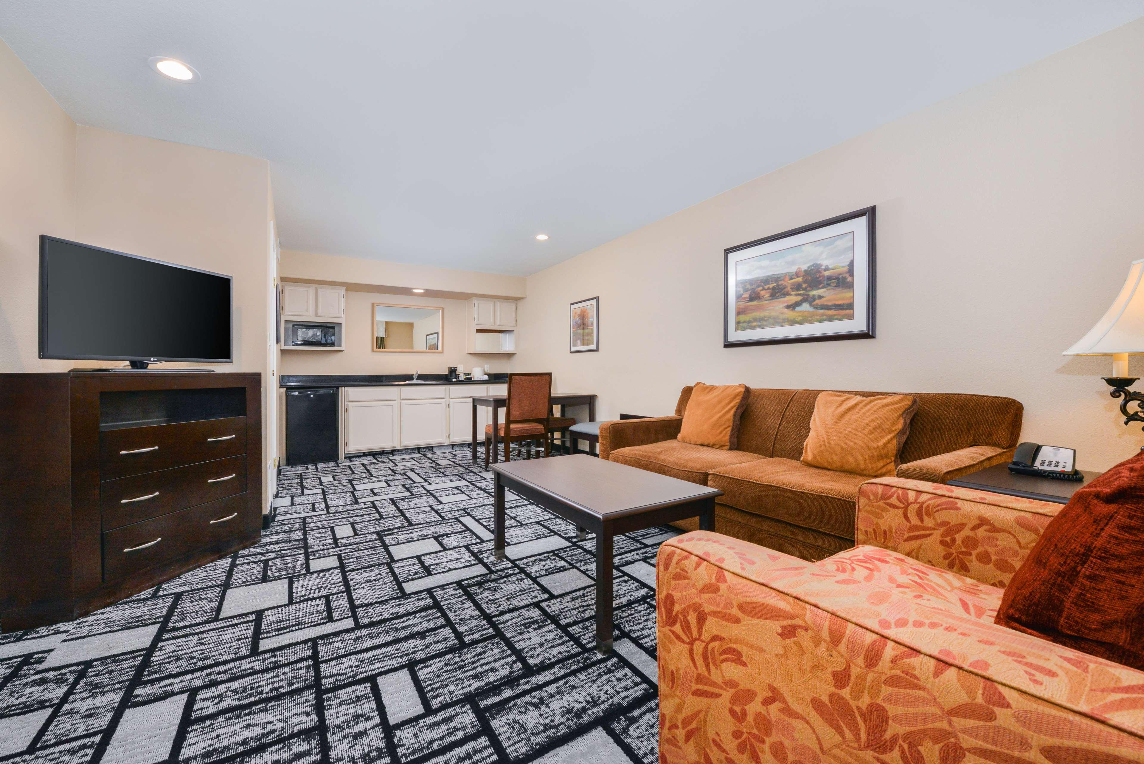 Suite Two Queen Beds