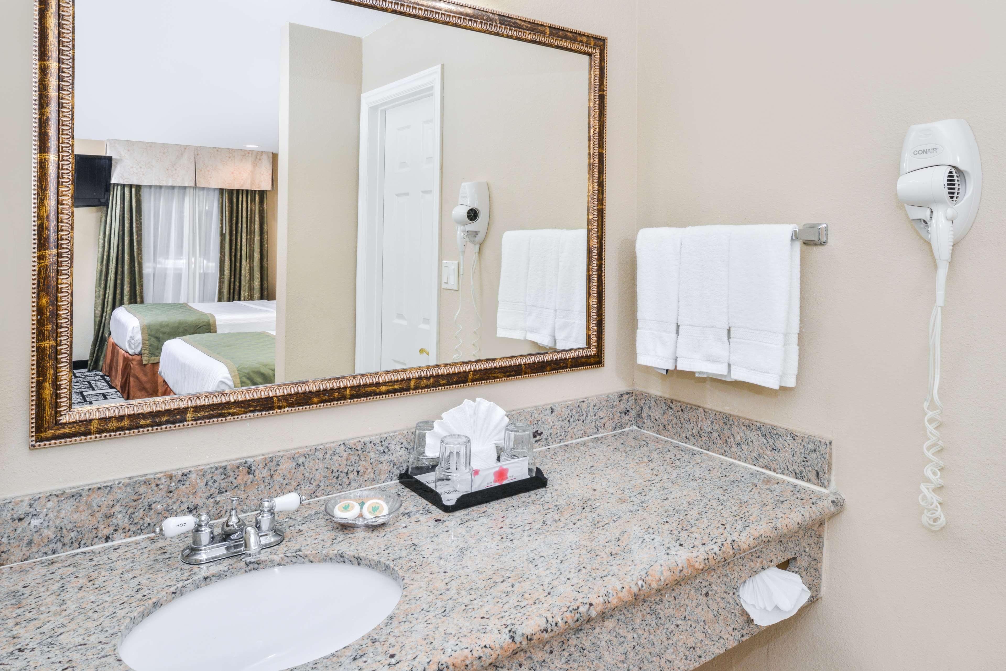 Suite Two Queen Beds