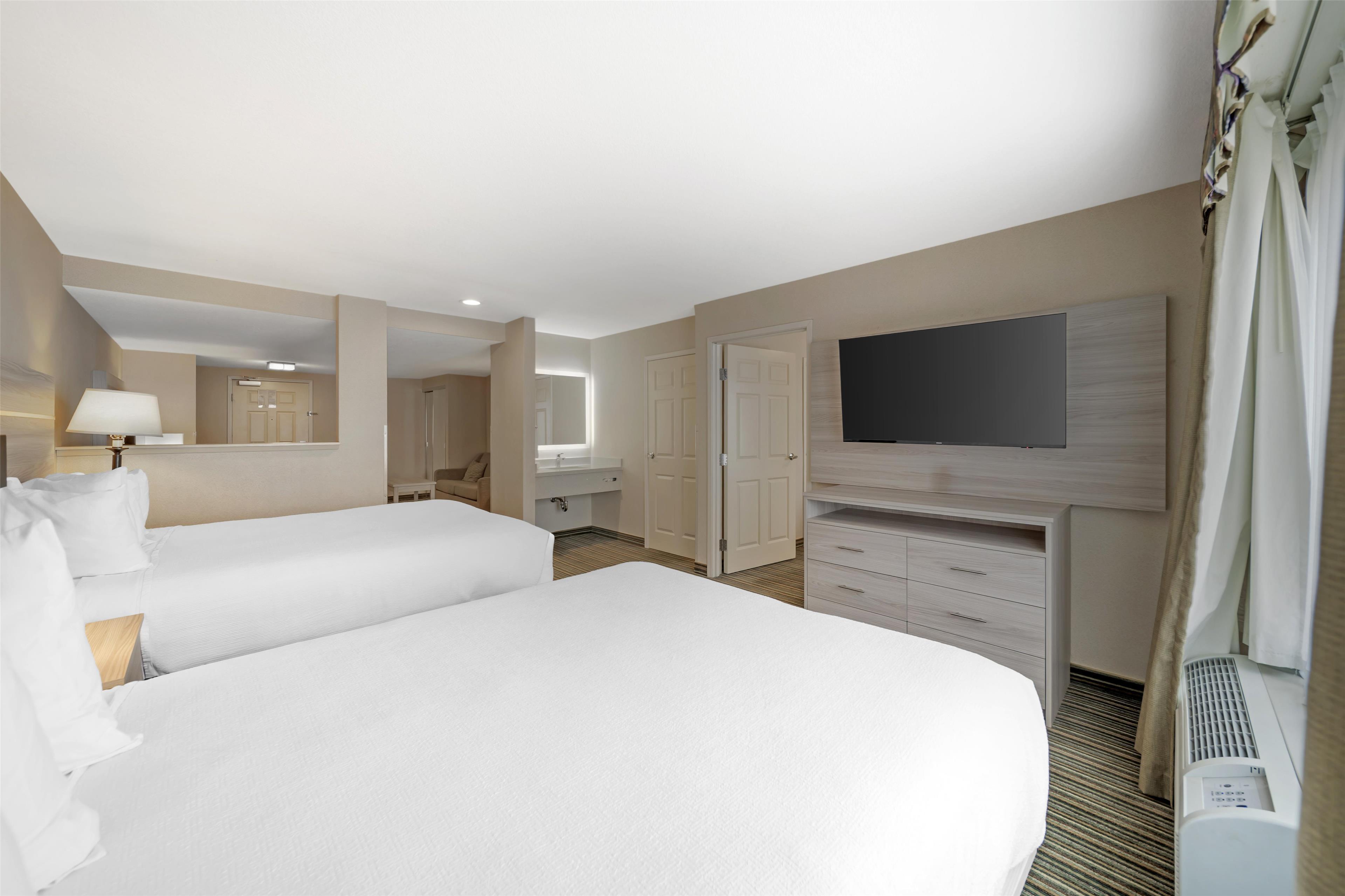 Family Room Capacity 6