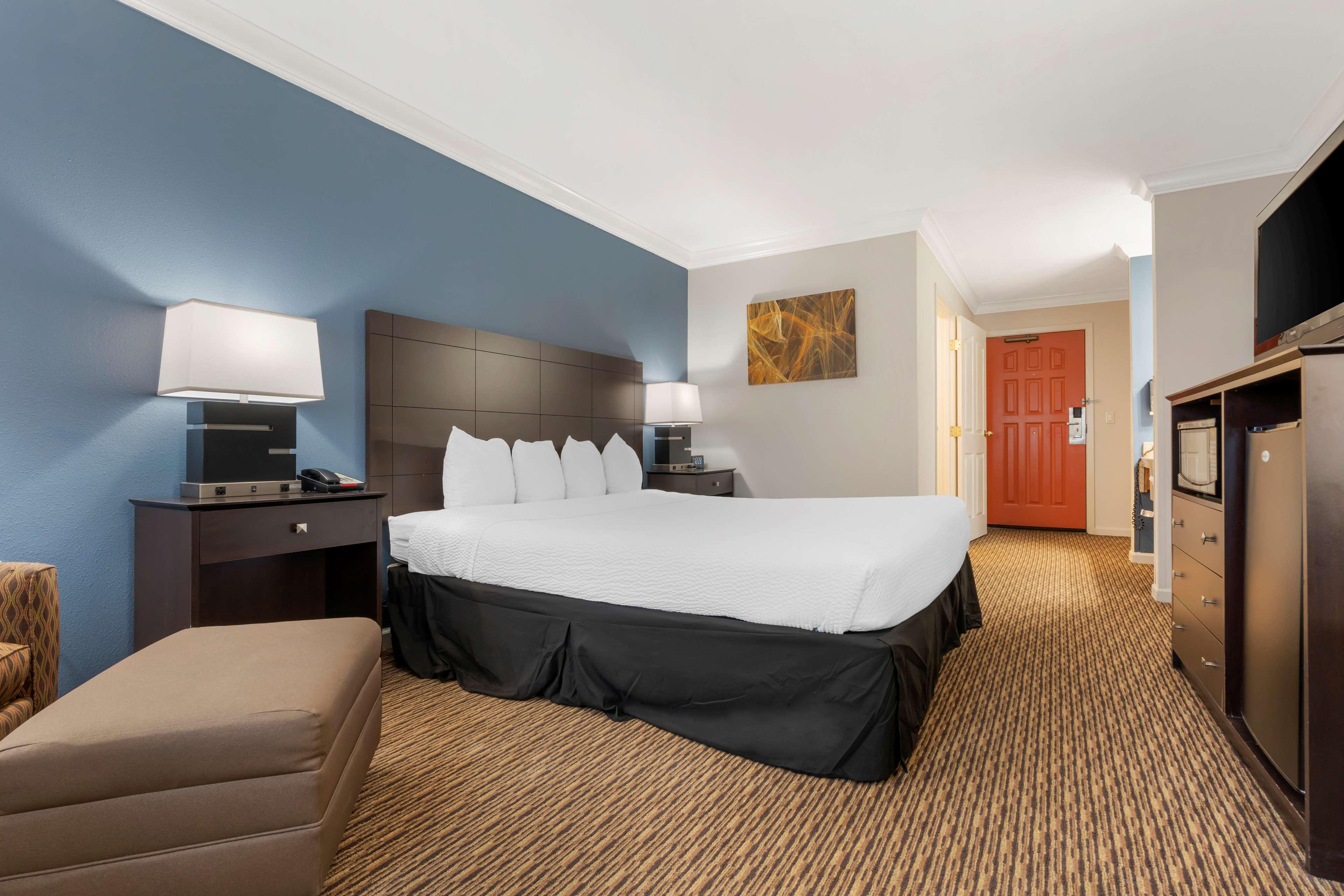 Double Accessible King Size Bed