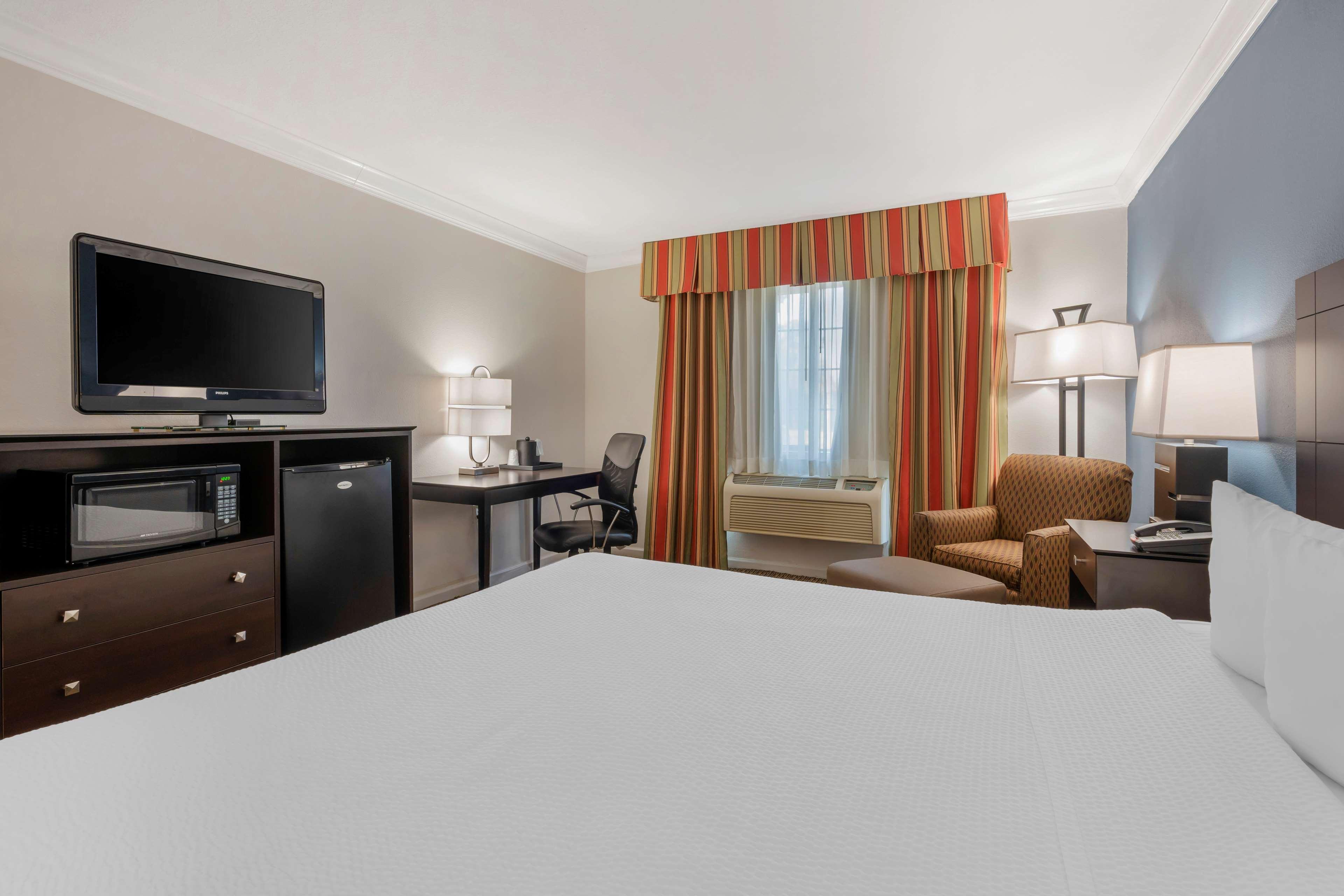 Double Accessible King Size Bed