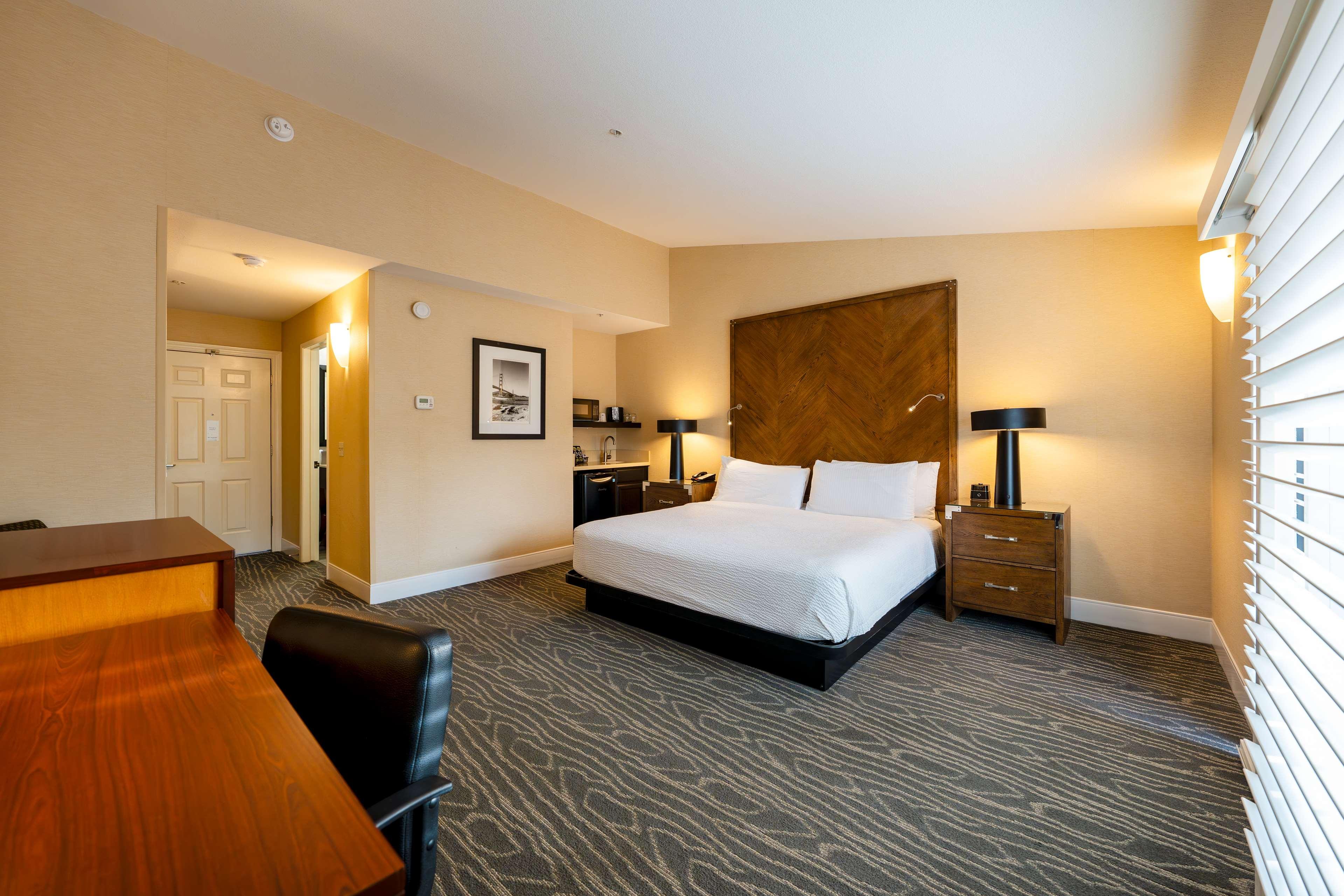 Room King Bed Non Smoking