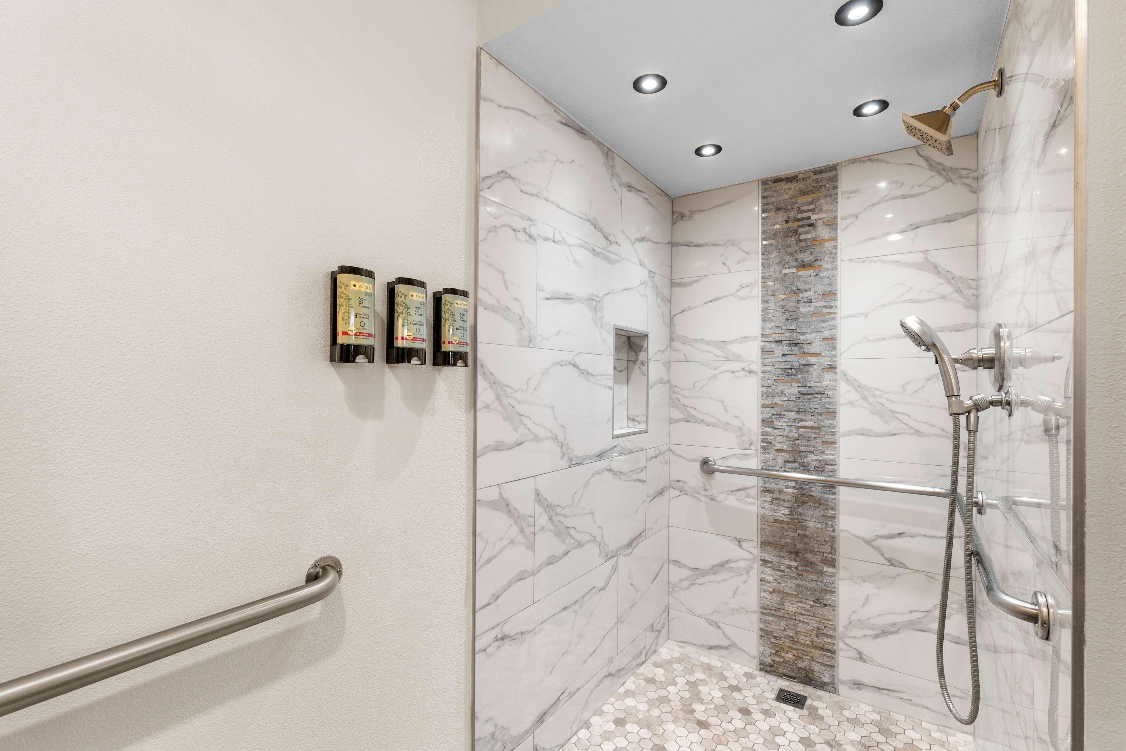 Room King Bed Non Smoking