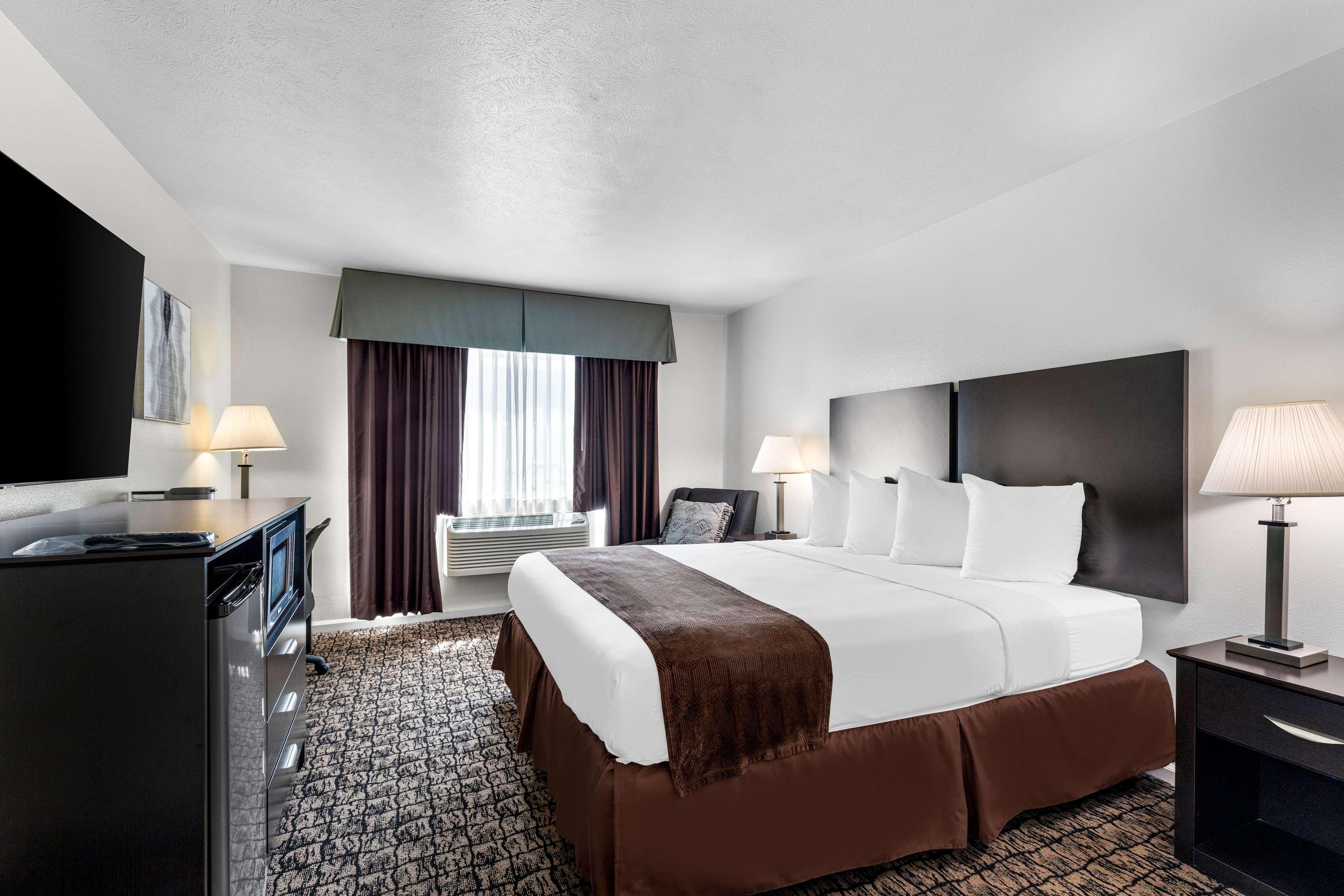 Room King Bed Non Smoking