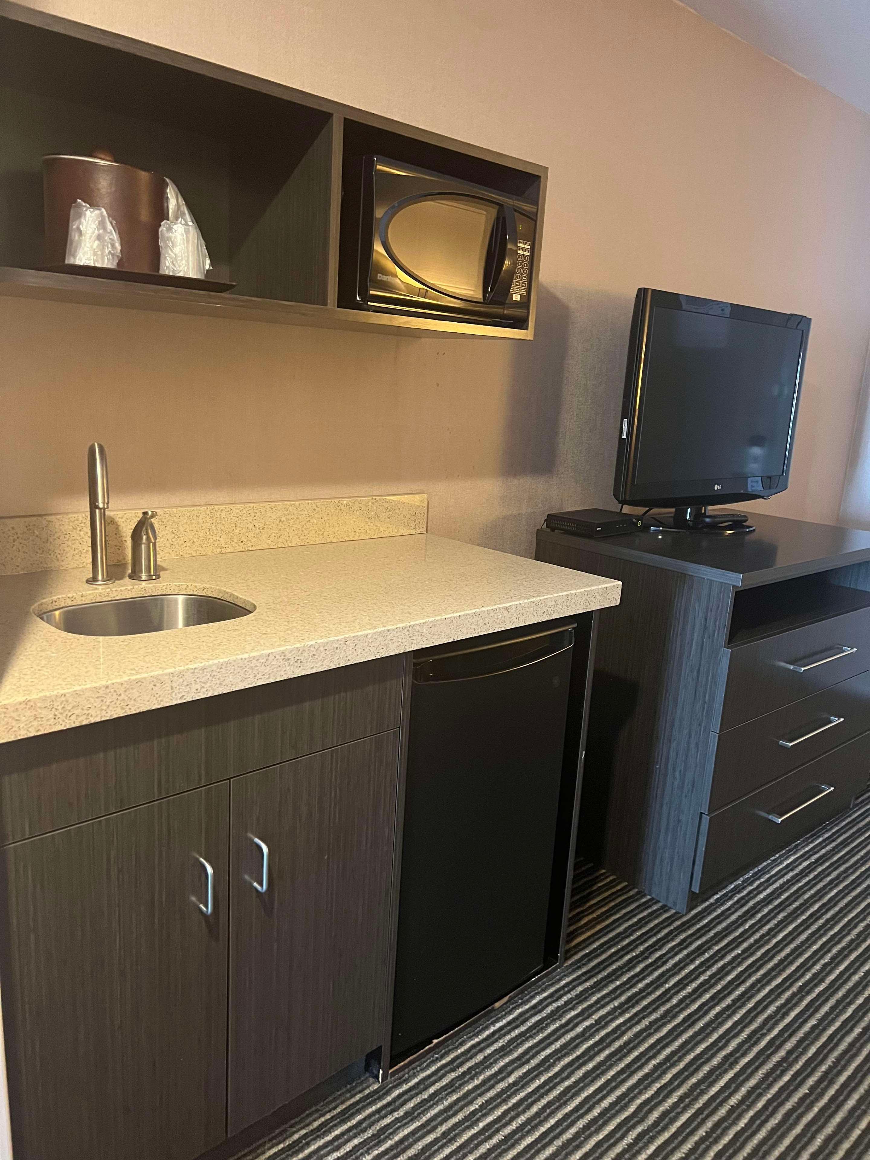 Suite Two Queen Beds