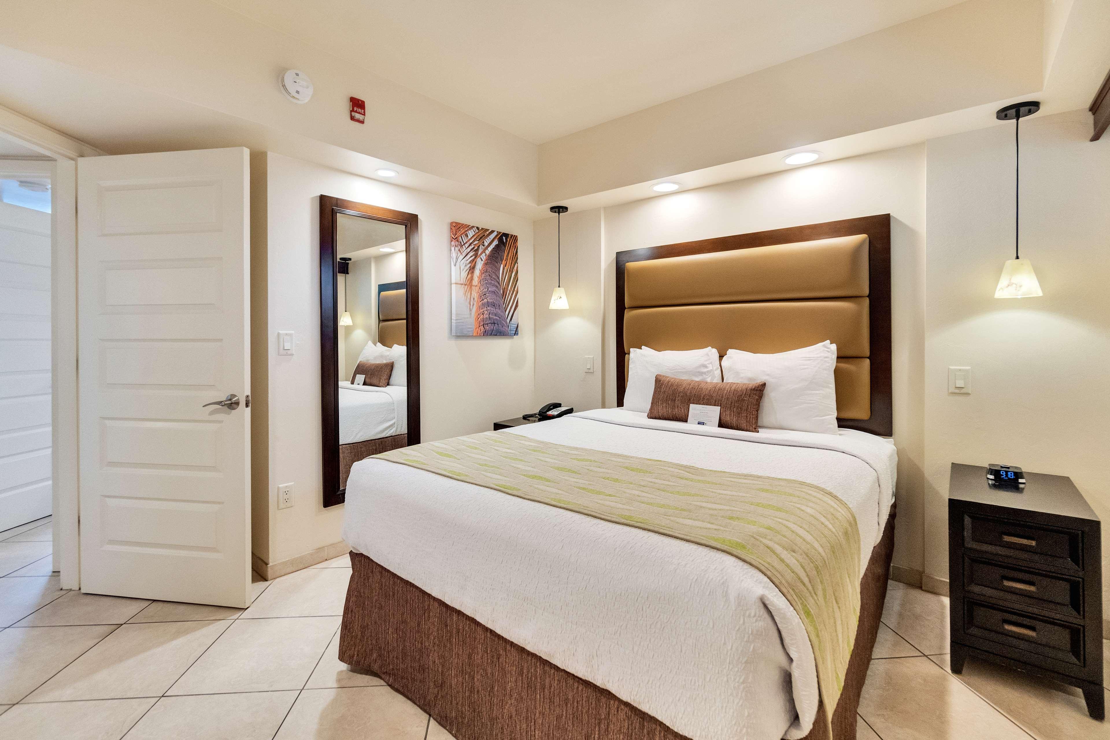 Quadruple Accessible-two Queen Beds