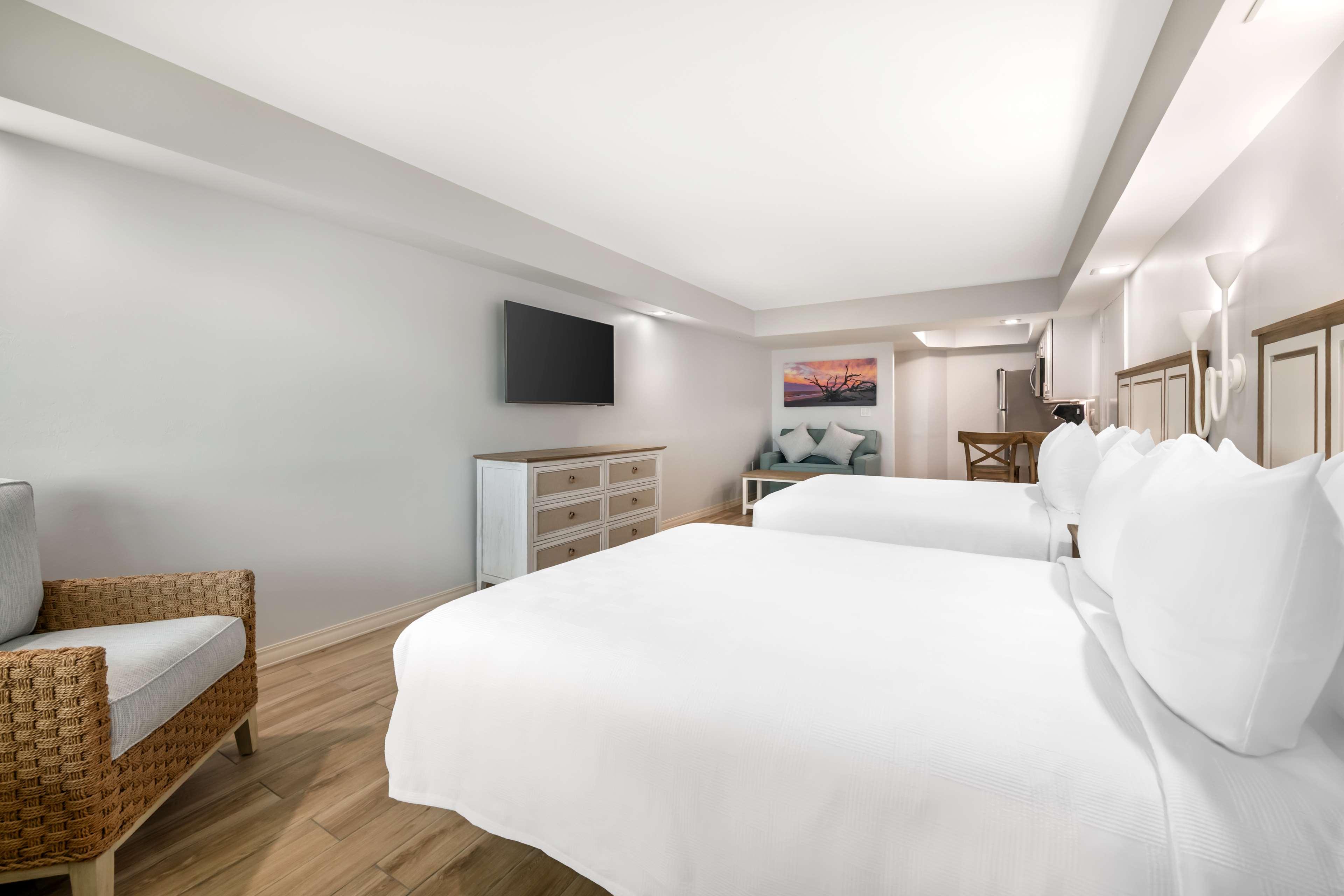 Quadruple Accessible-two Queen Beds