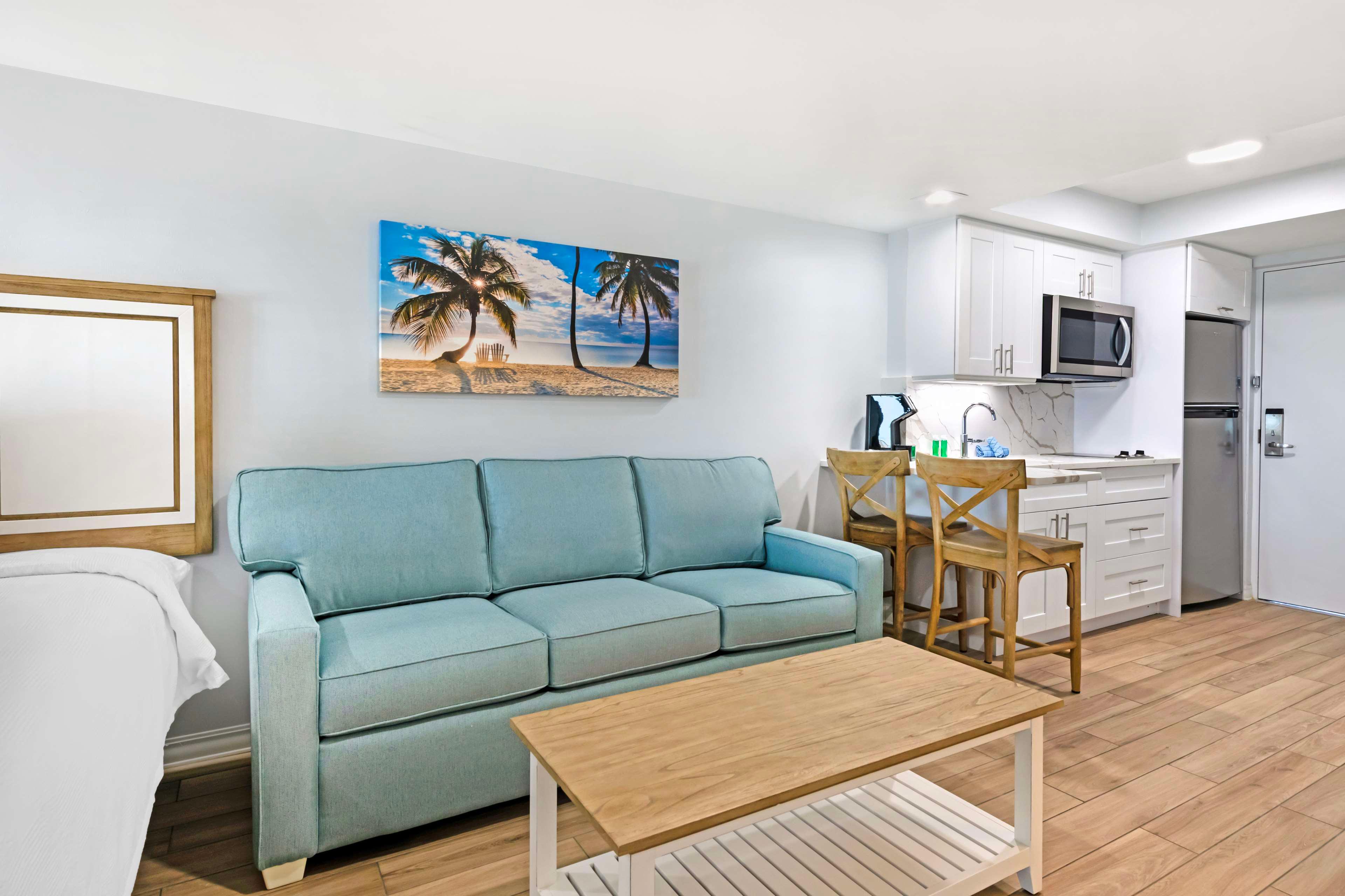 Quadruple Two King Beds