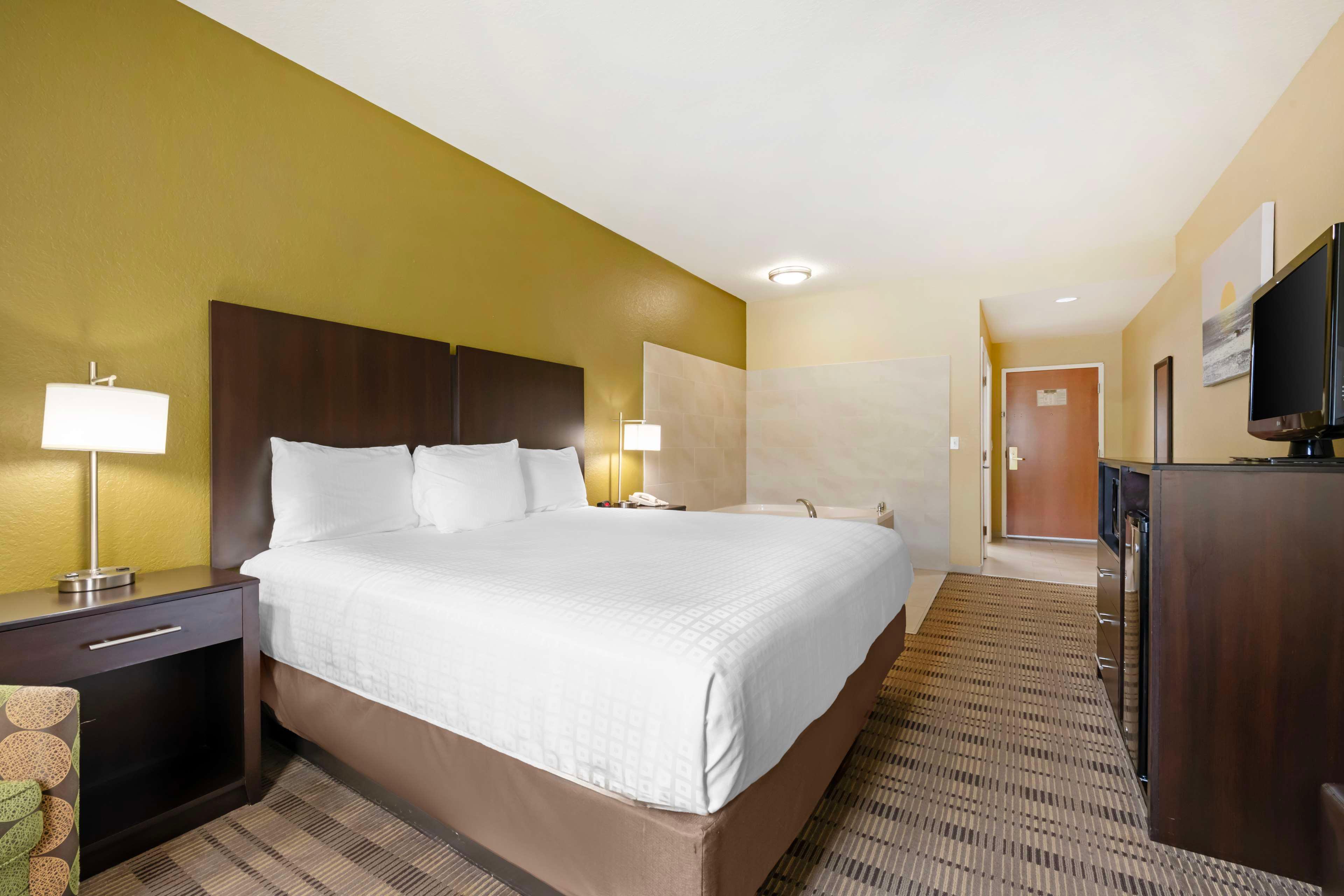 Double King Bed Non Smoking