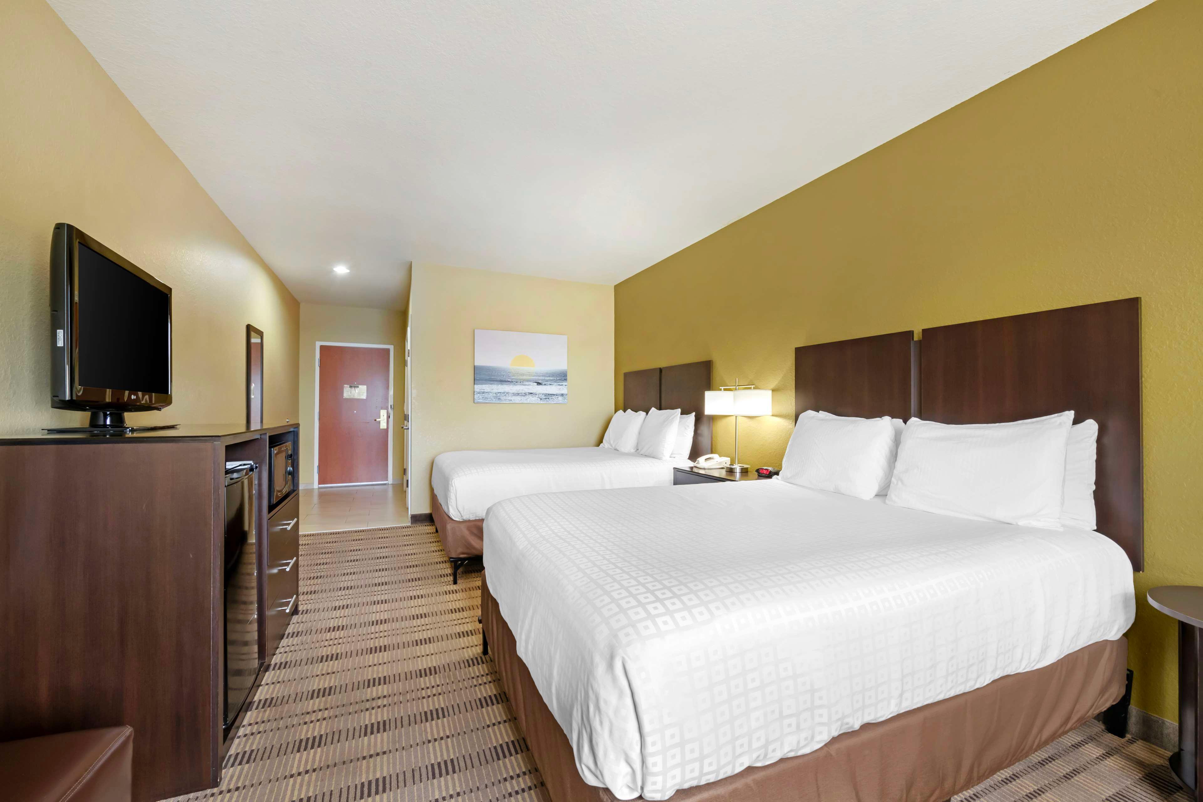 Quadruple Accessible-two Queen Beds