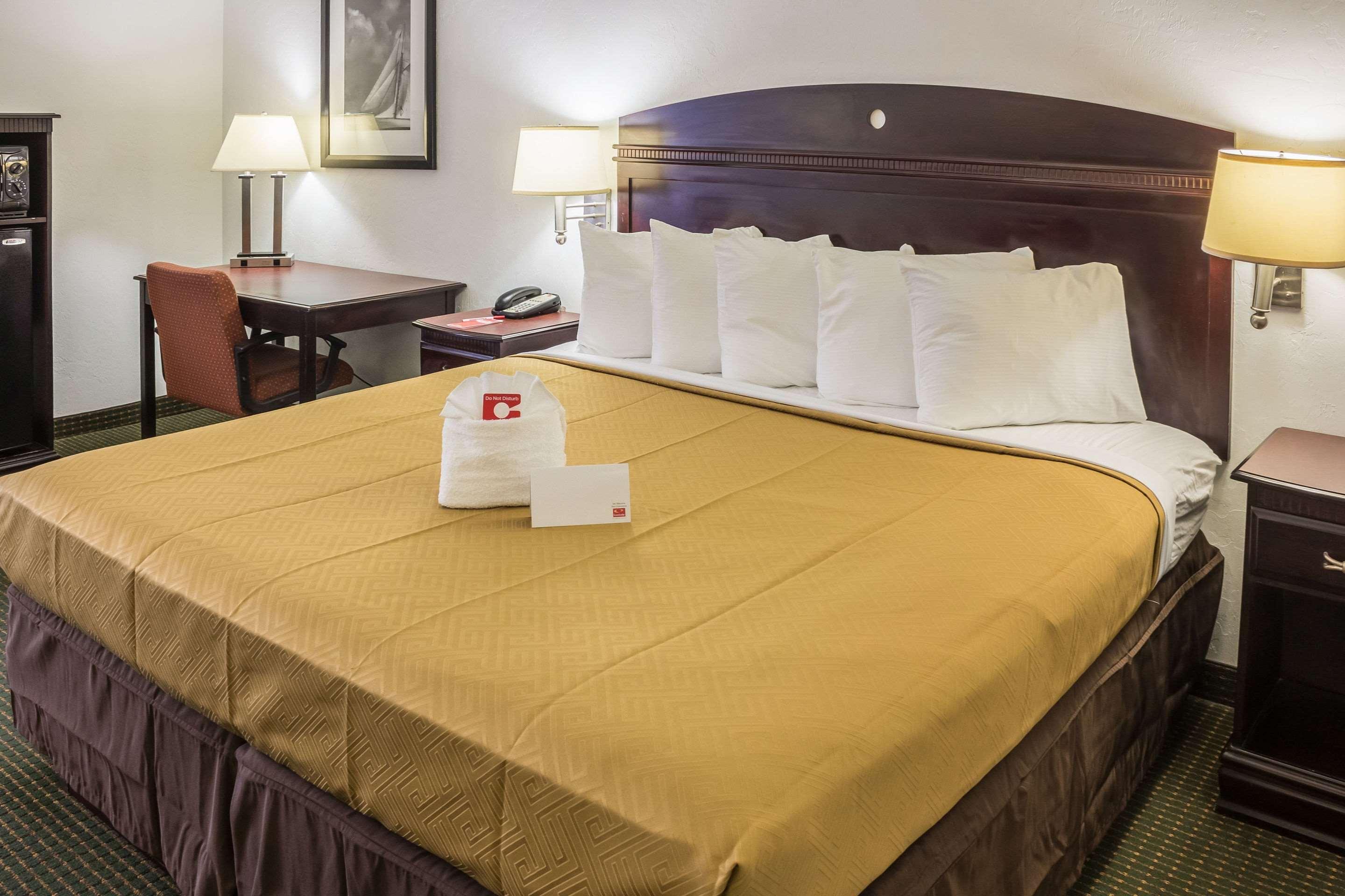 Double King Bed Non Smoking