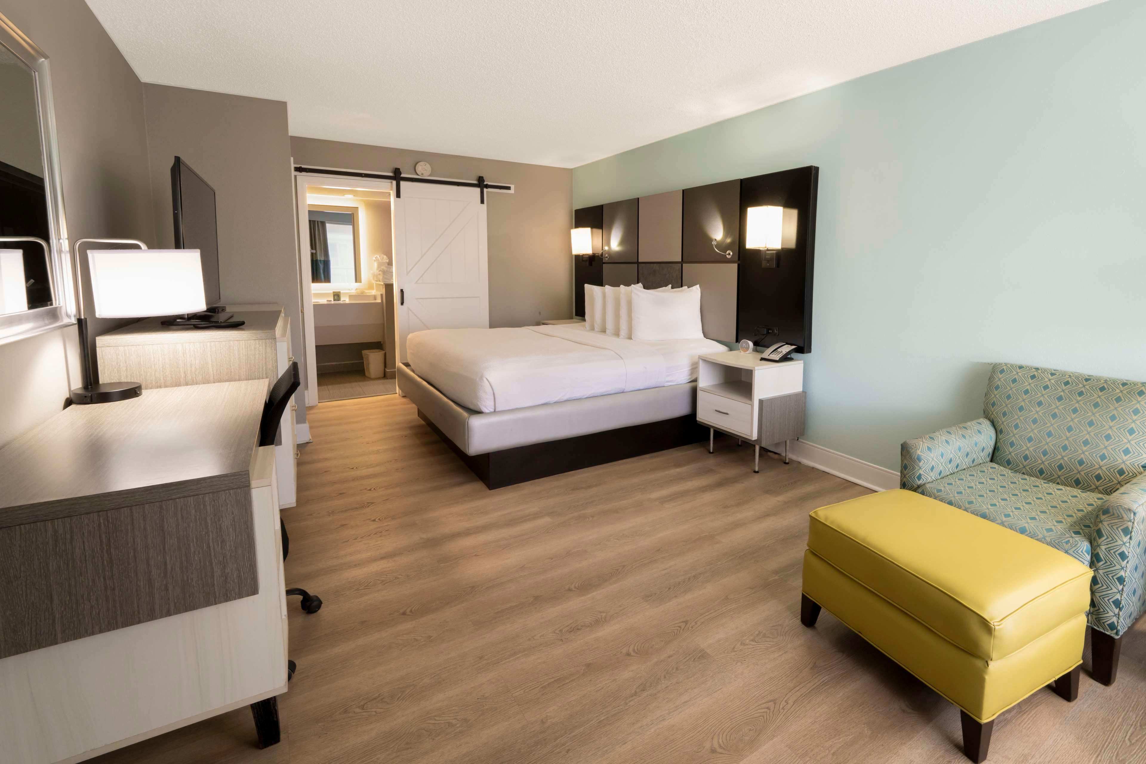 Room King Bed Non Smoking