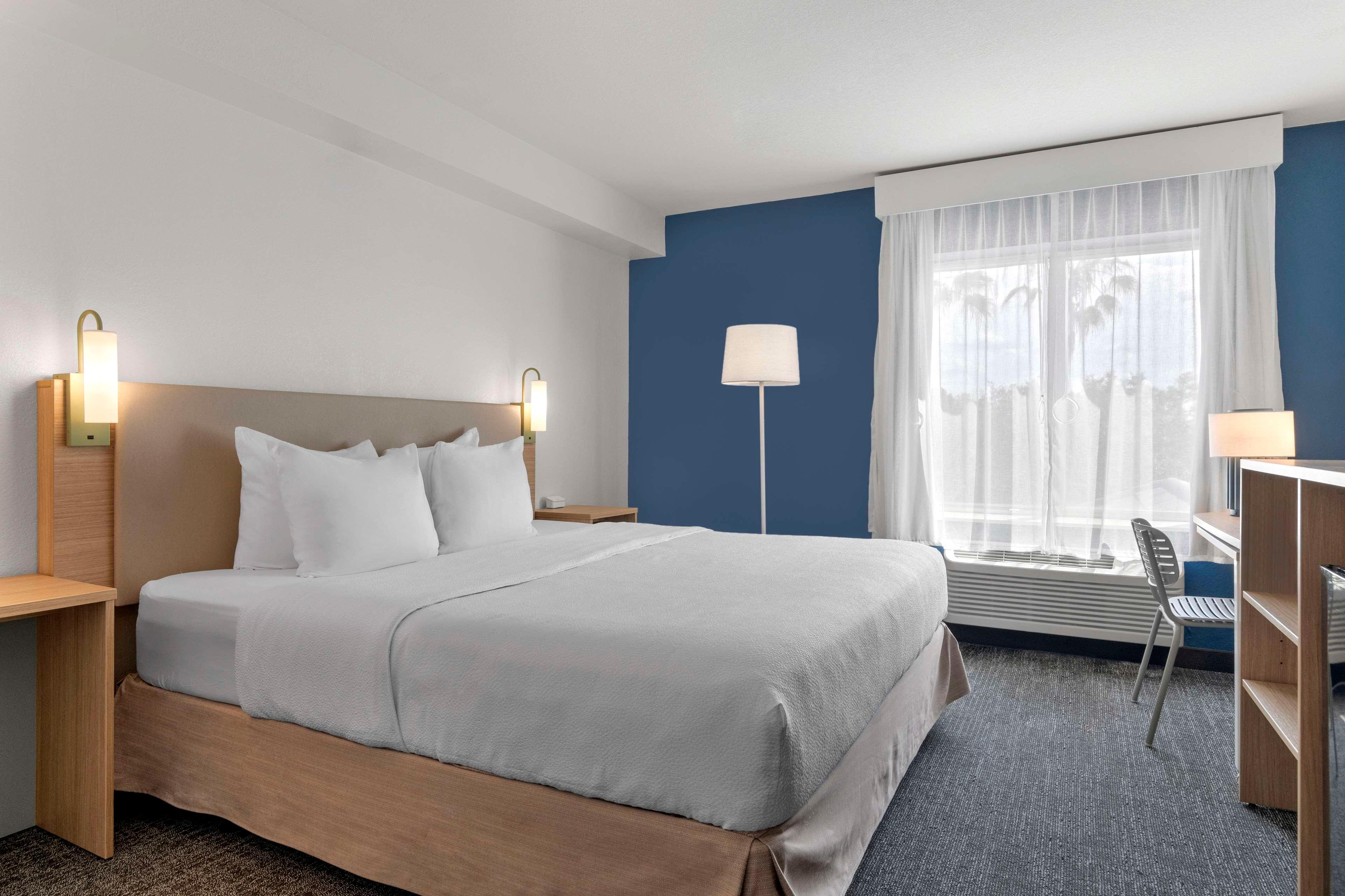 Double Accessible King Size Bed