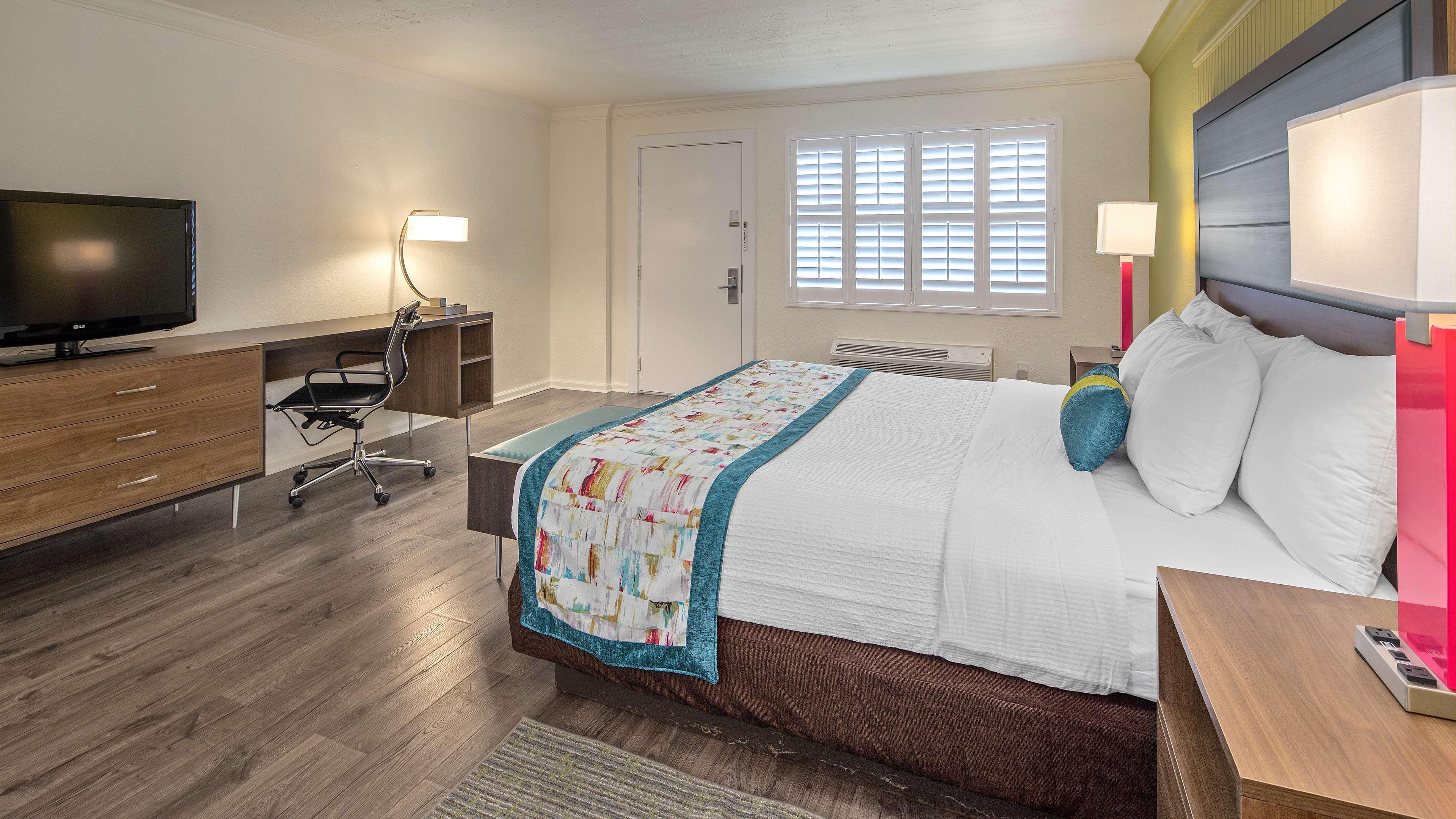 Room King Bed Non Smoking