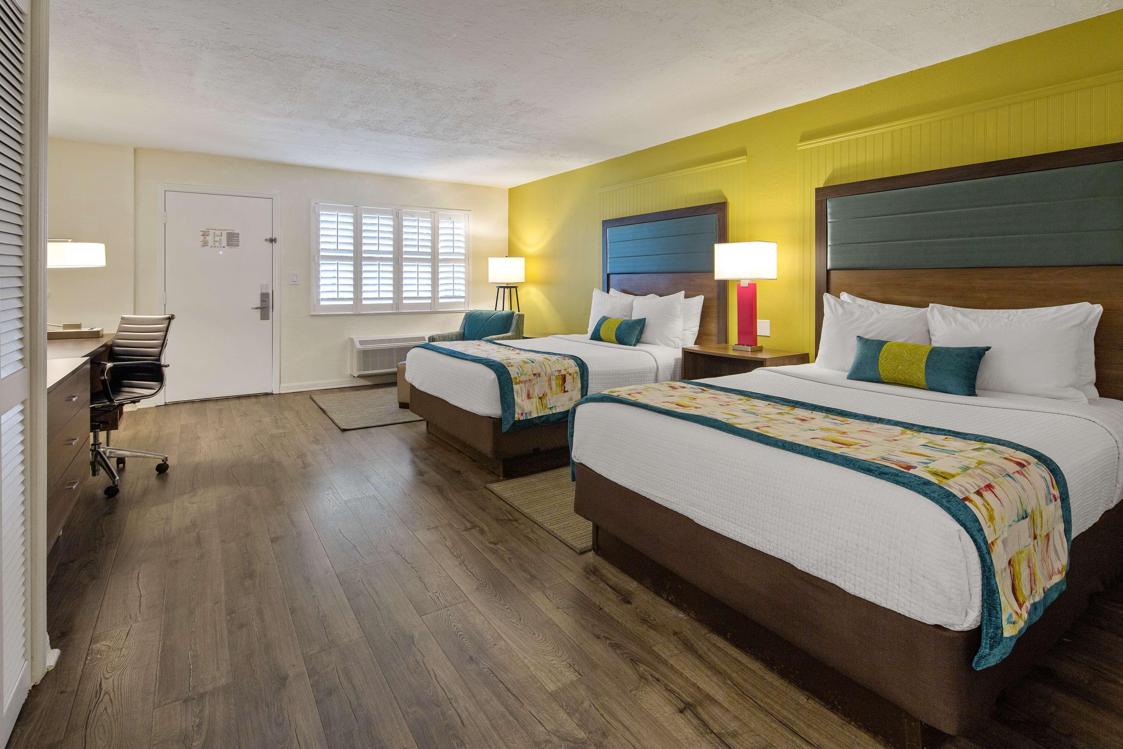 Suite Two Queen Beds