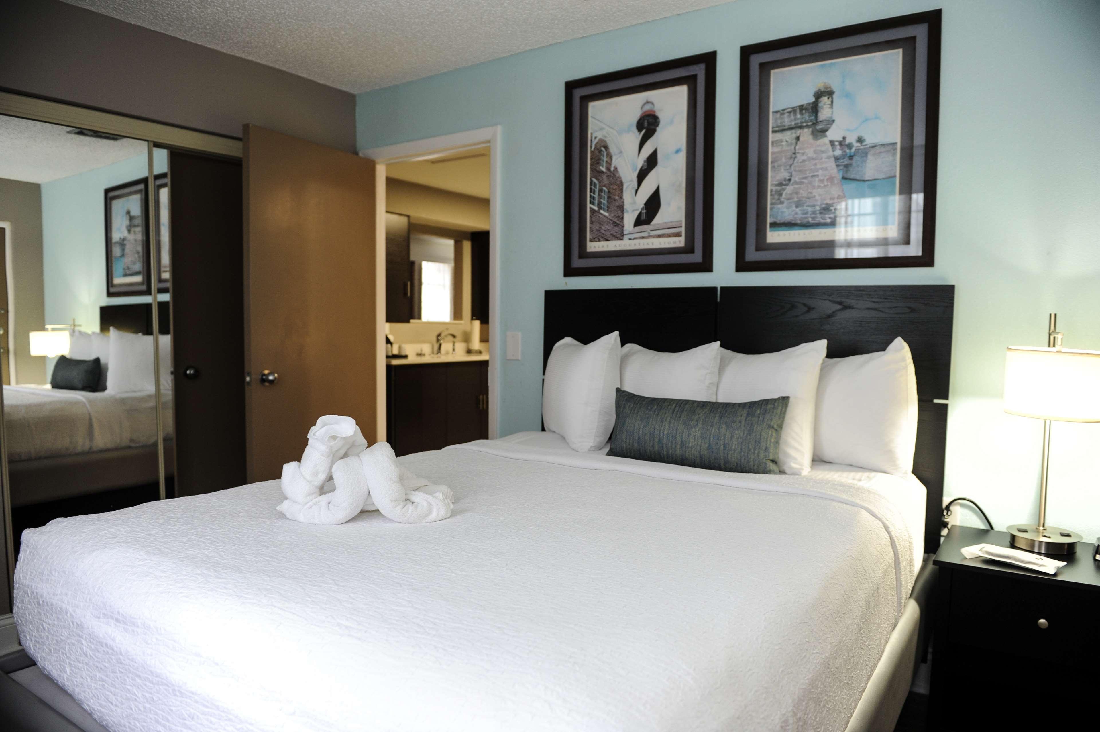 Suite Two Queen Beds Non Smoking