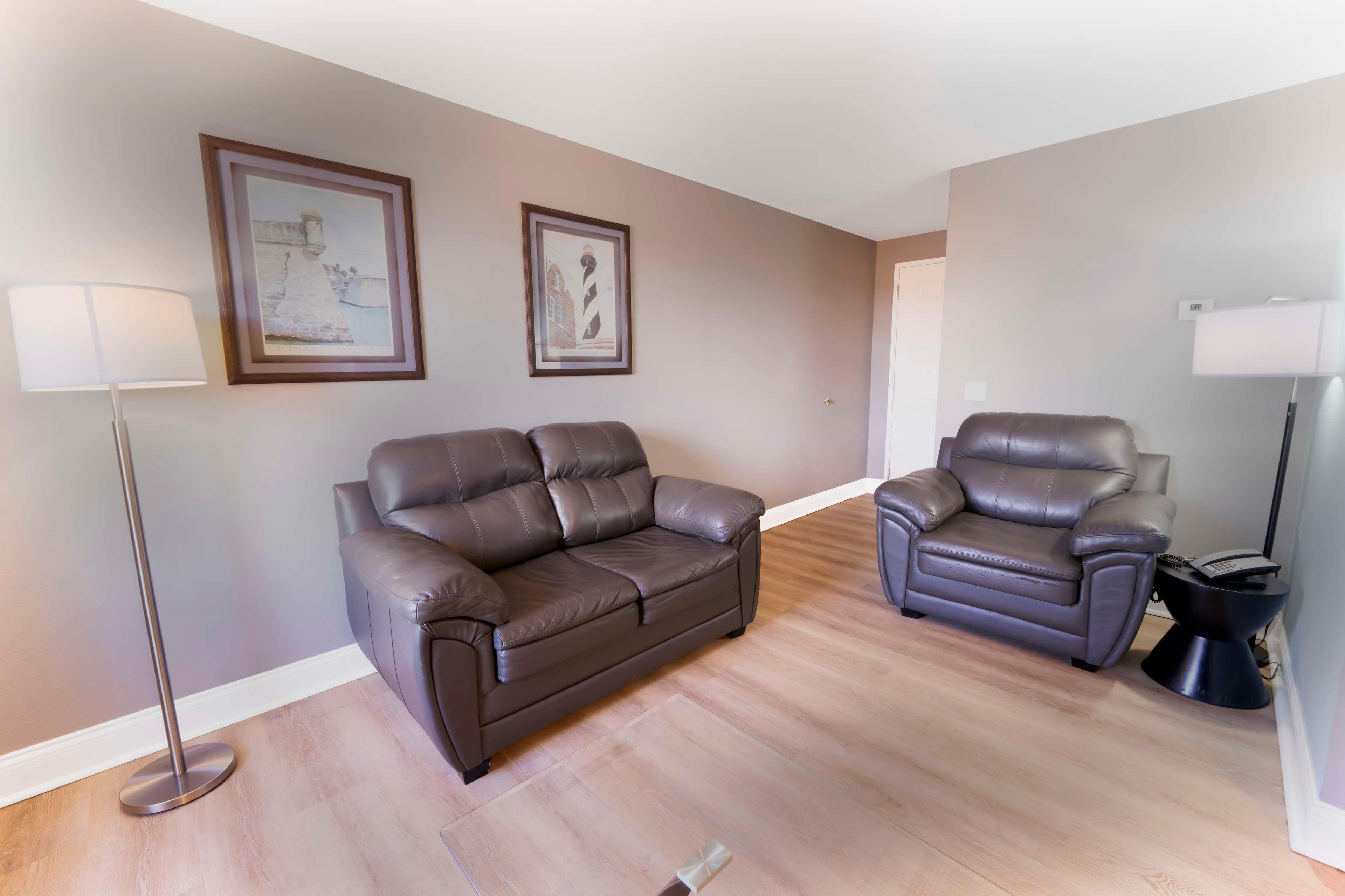 Suite Two Queen Beds Non Smoking