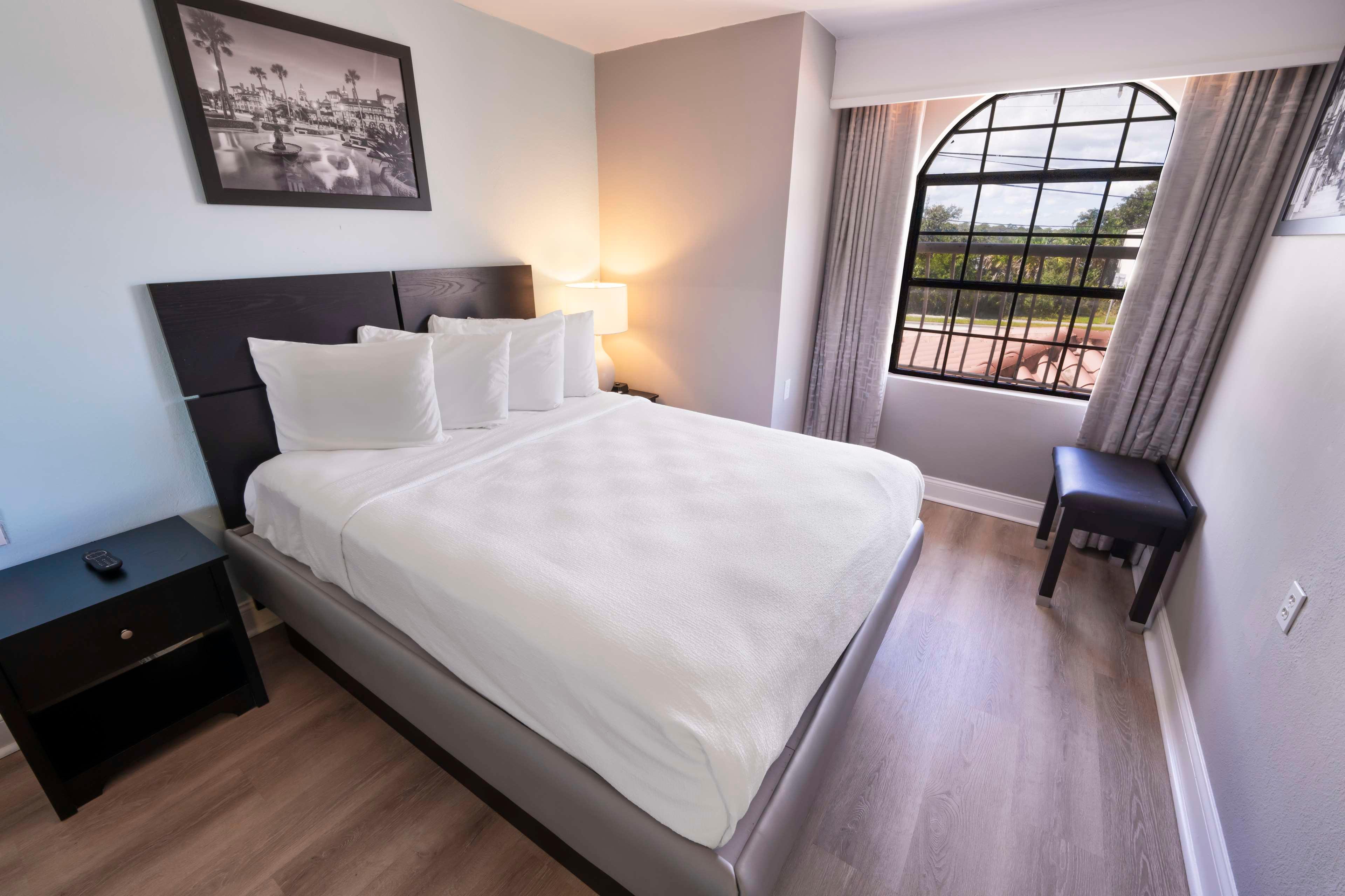 Room King Bed Non Smoking